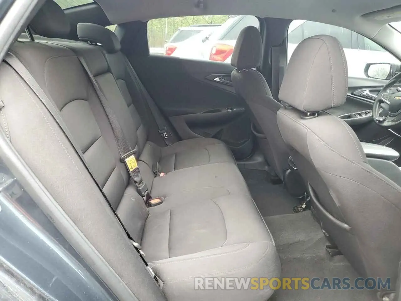 10 Photograph of a damaged car 1G1ZD5ST5KF135080 CHEVROLET MALIBU 2019