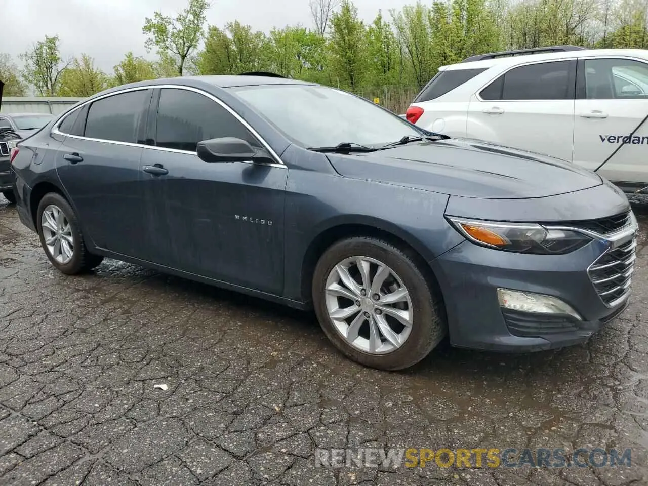 4 Photograph of a damaged car 1G1ZD5ST5KF135080 CHEVROLET MALIBU 2019