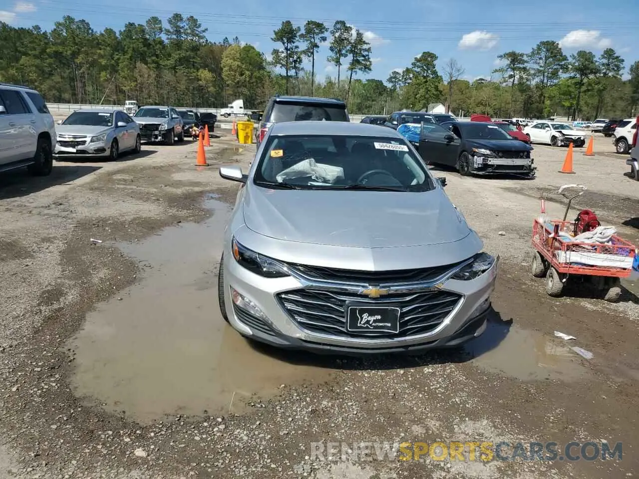 5 Photograph of a damaged car 1G1ZD5ST5KF146337 CHEVROLET MALIBU 2019