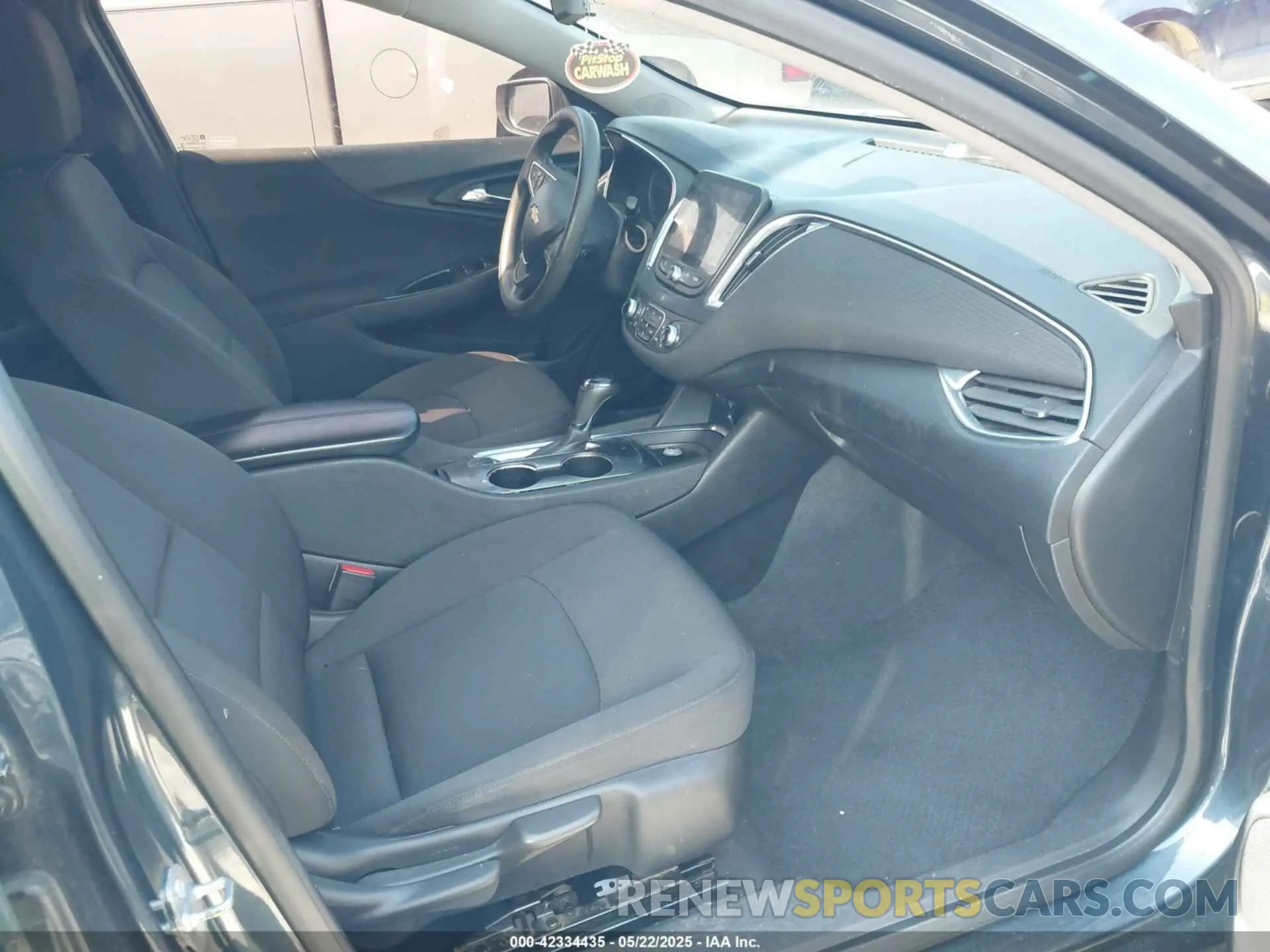 5 Photograph of a damaged car 1G1ZD5ST5KF158102 CHEVROLET MALIBU 2019