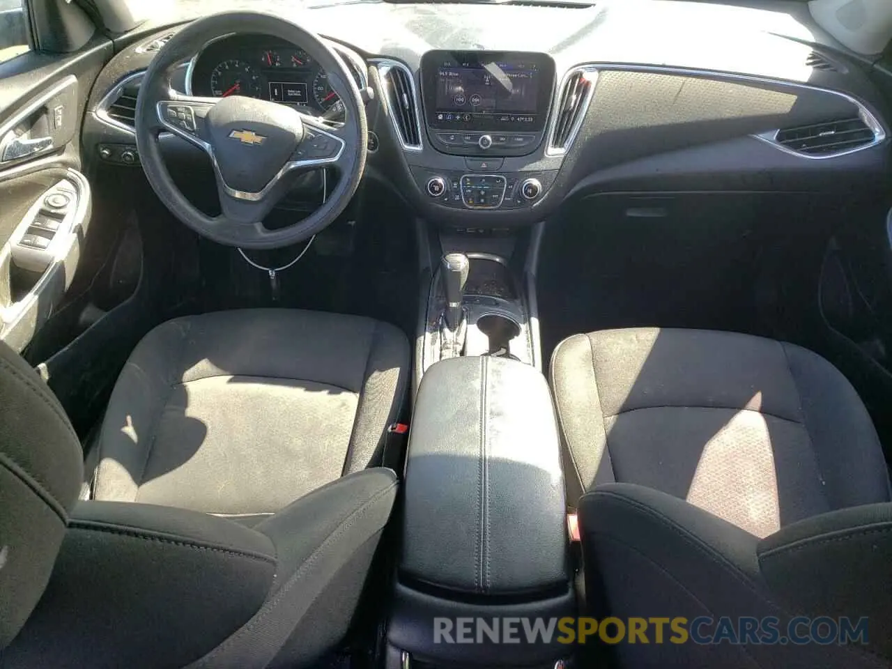 8 Photograph of a damaged car 1G1ZD5ST6KF118188 CHEVROLET MALIBU 2019