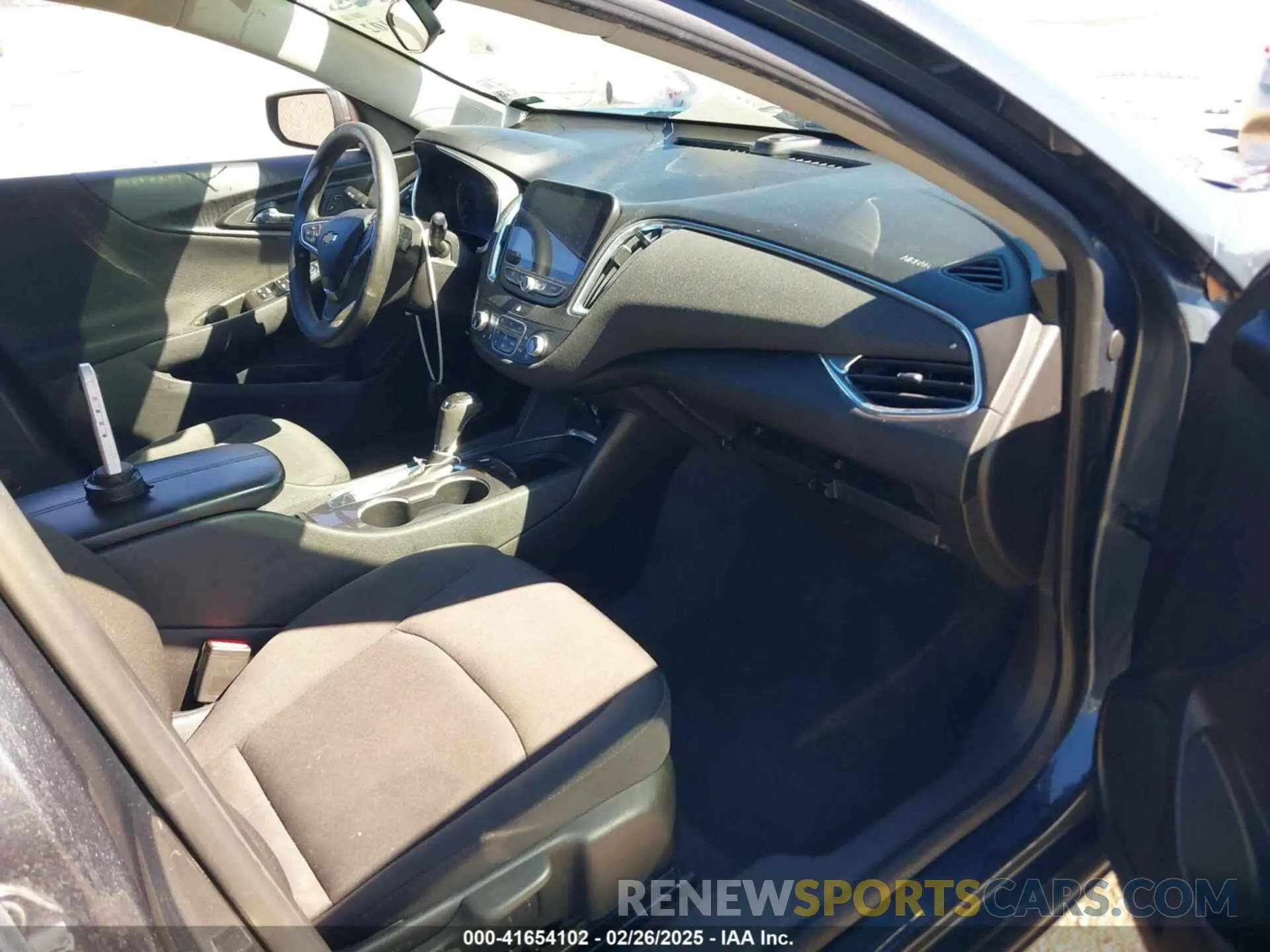 5 Photograph of a damaged car 1G1ZD5ST6KF136884 CHEVROLET MALIBU 2019