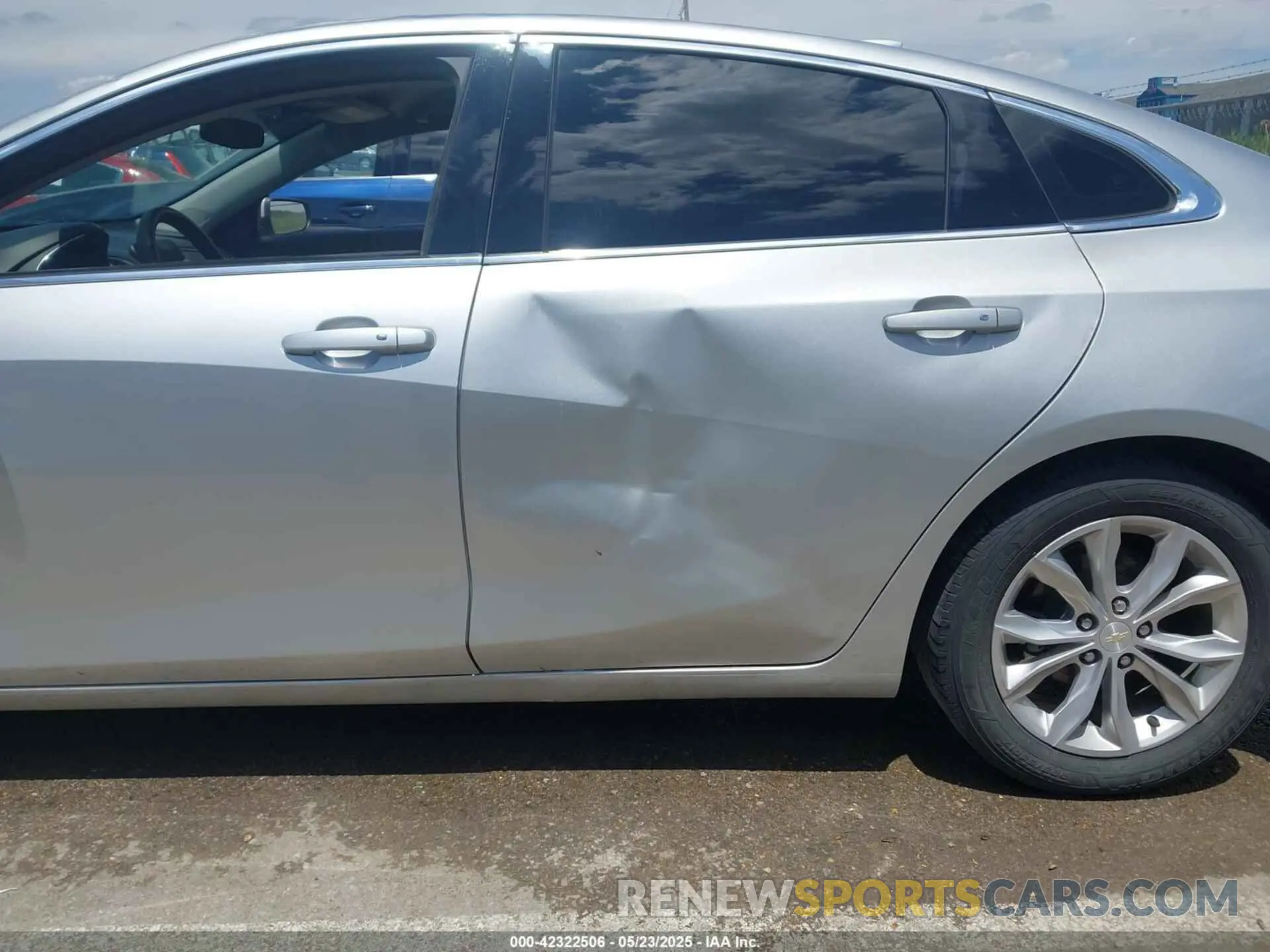 17 Photograph of a damaged car 1G1ZD5ST6KF139302 CHEVROLET MALIBU 2019