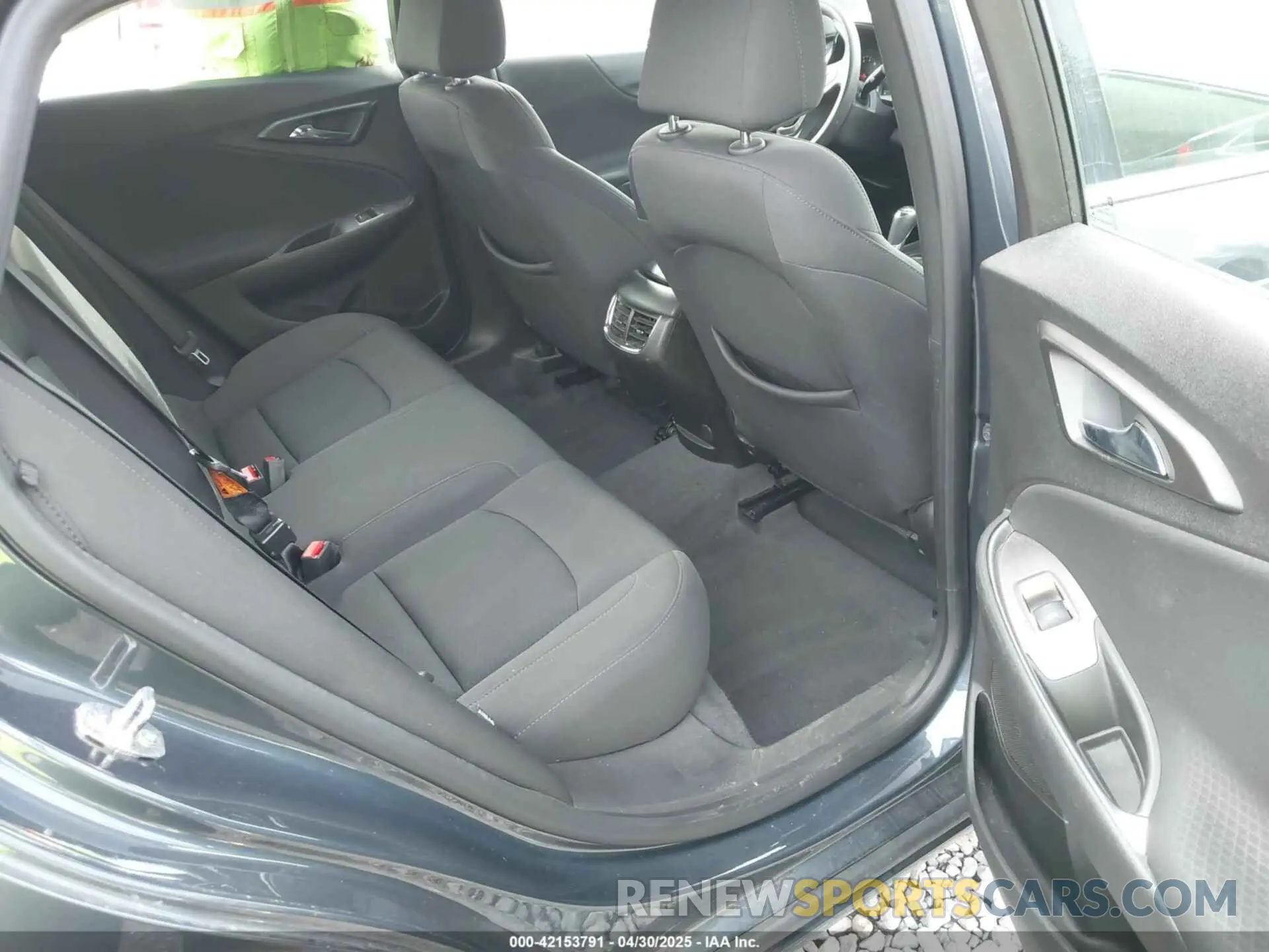 8 Photograph of a damaged car 1G1ZD5ST6KF142877 CHEVROLET MALIBU 2019