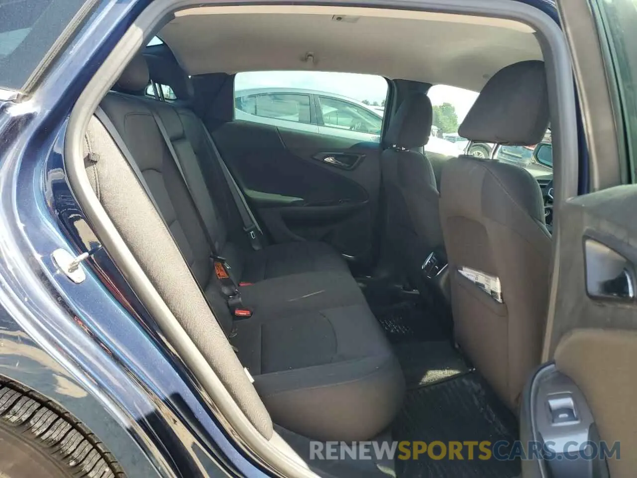 10 Photograph of a damaged car 1G1ZD5ST6KF198348 CHEVROLET MALIBU 2019