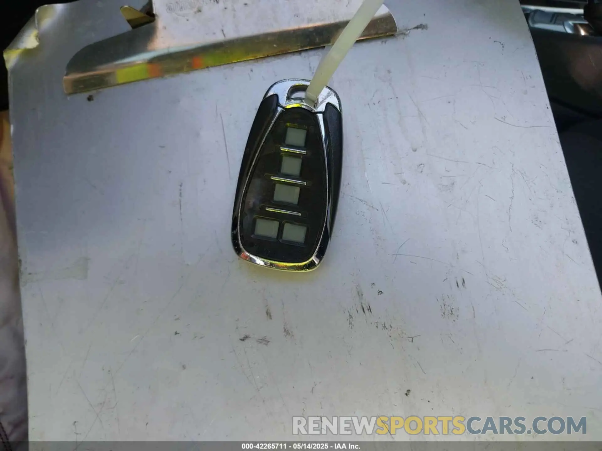 11 Photograph of a damaged car 1G1ZD5ST7KF112013 CHEVROLET MALIBU 2019