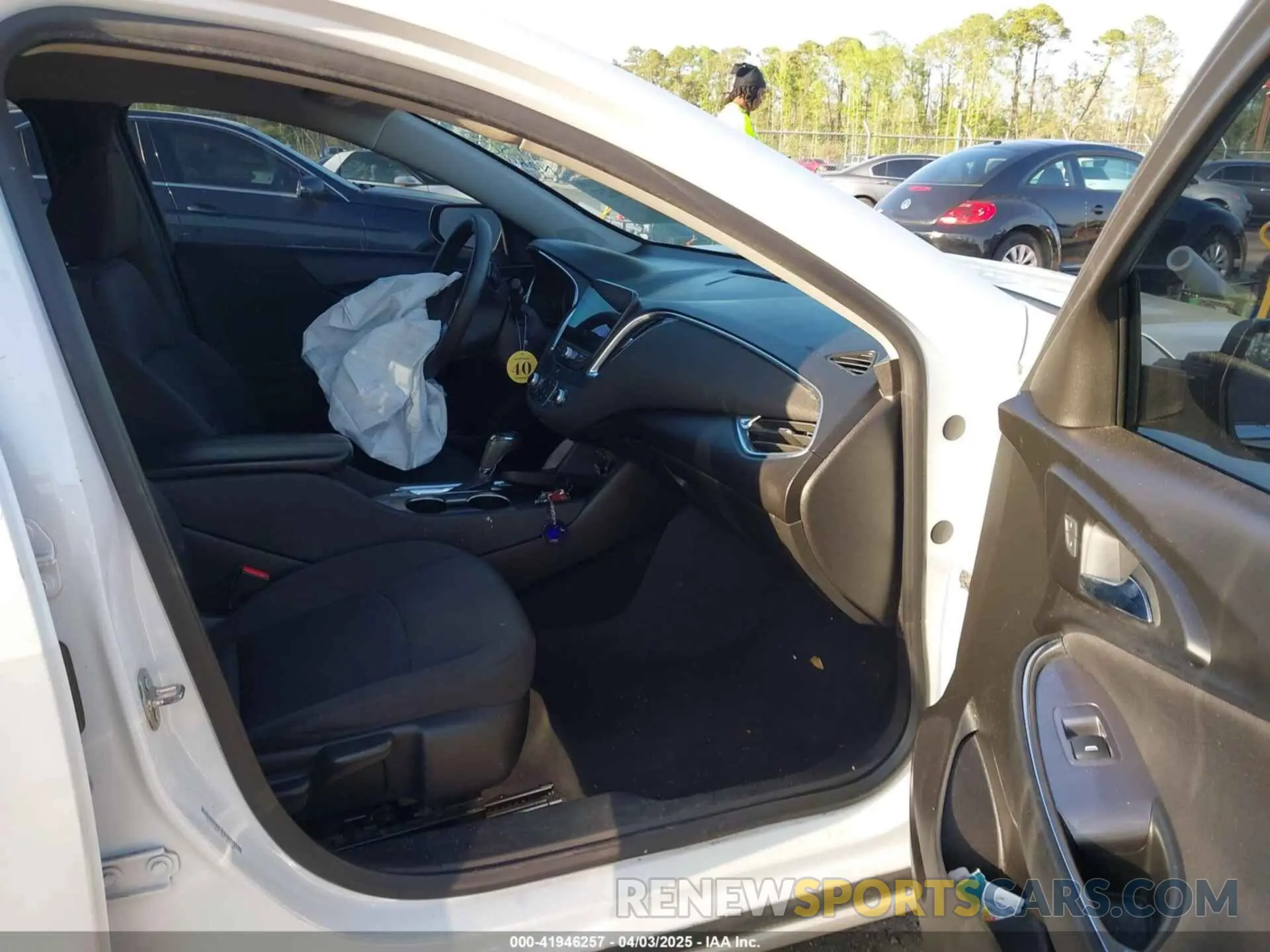 5 Photograph of a damaged car 1G1ZD5ST7KF121004 CHEVROLET MALIBU 2019