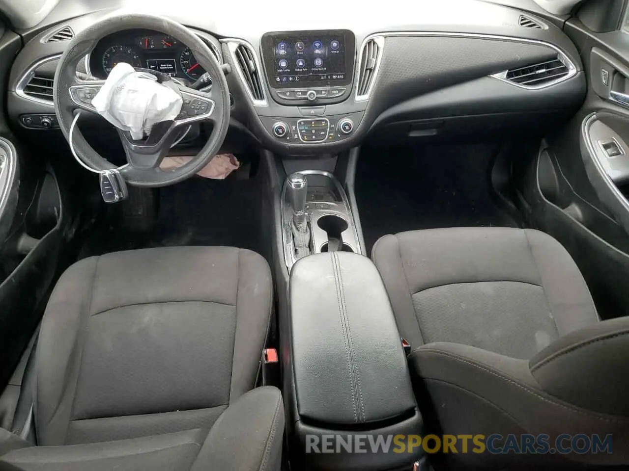 8 Photograph of a damaged car 1G1ZD5ST7KF132858 CHEVROLET MALIBU 2019