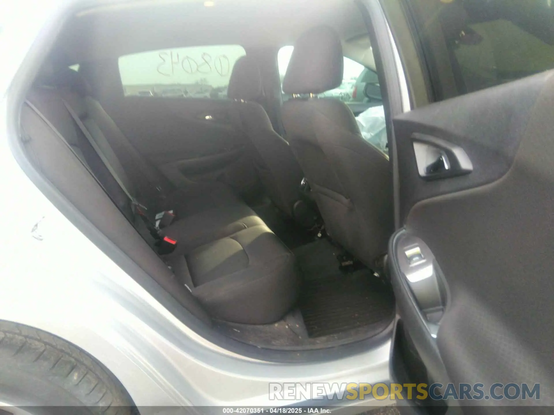 8 Photograph of a damaged car 1G1ZD5ST7KF148641 CHEVROLET MALIBU 2019