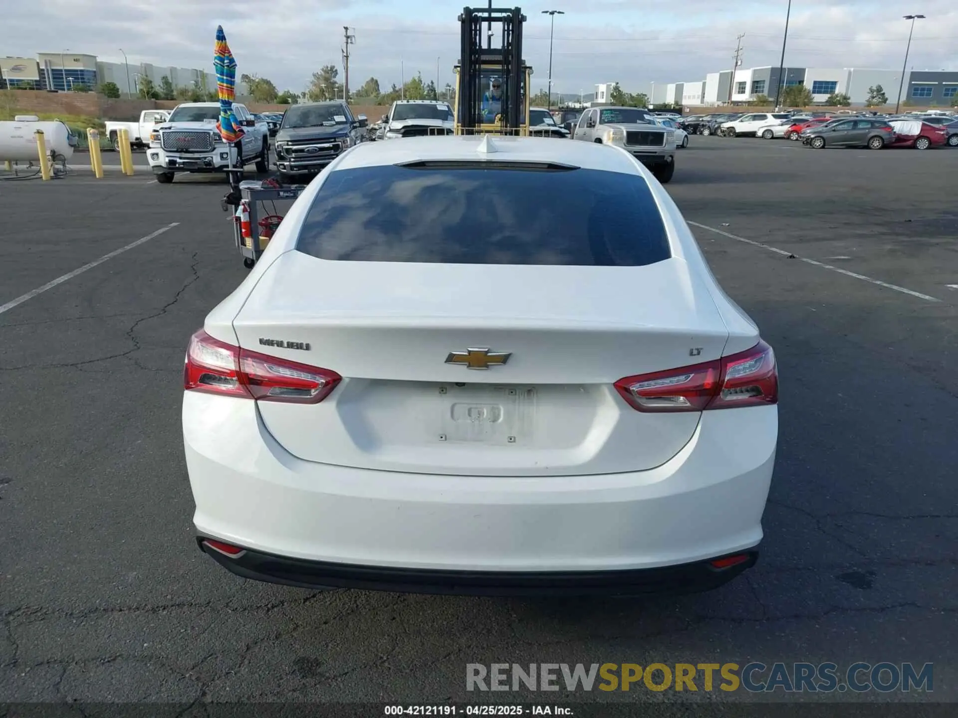 17 Photograph of a damaged car 1G1ZD5ST7KF152897 CHEVROLET MALIBU 2019
