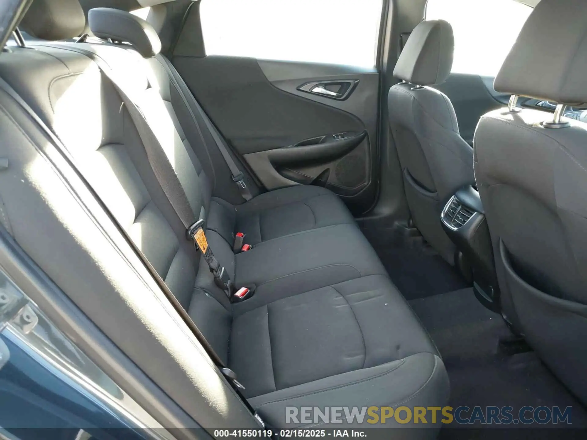 8 Photograph of a damaged car 1G1ZD5ST7KF154956 CHEVROLET MALIBU 2019