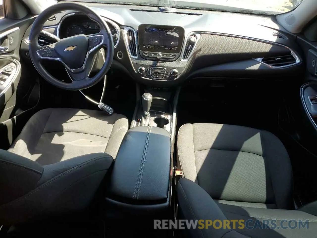 8 Photograph of a damaged car 1G1ZD5ST7KF160644 CHEVROLET MALIBU 2019