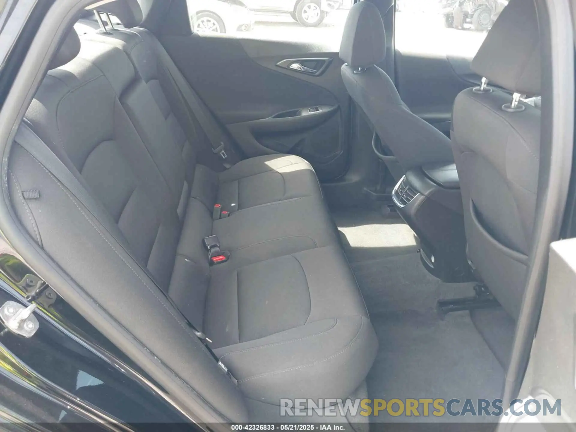 8 Photograph of a damaged car 1G1ZD5ST7KF162121 CHEVROLET MALIBU 2019