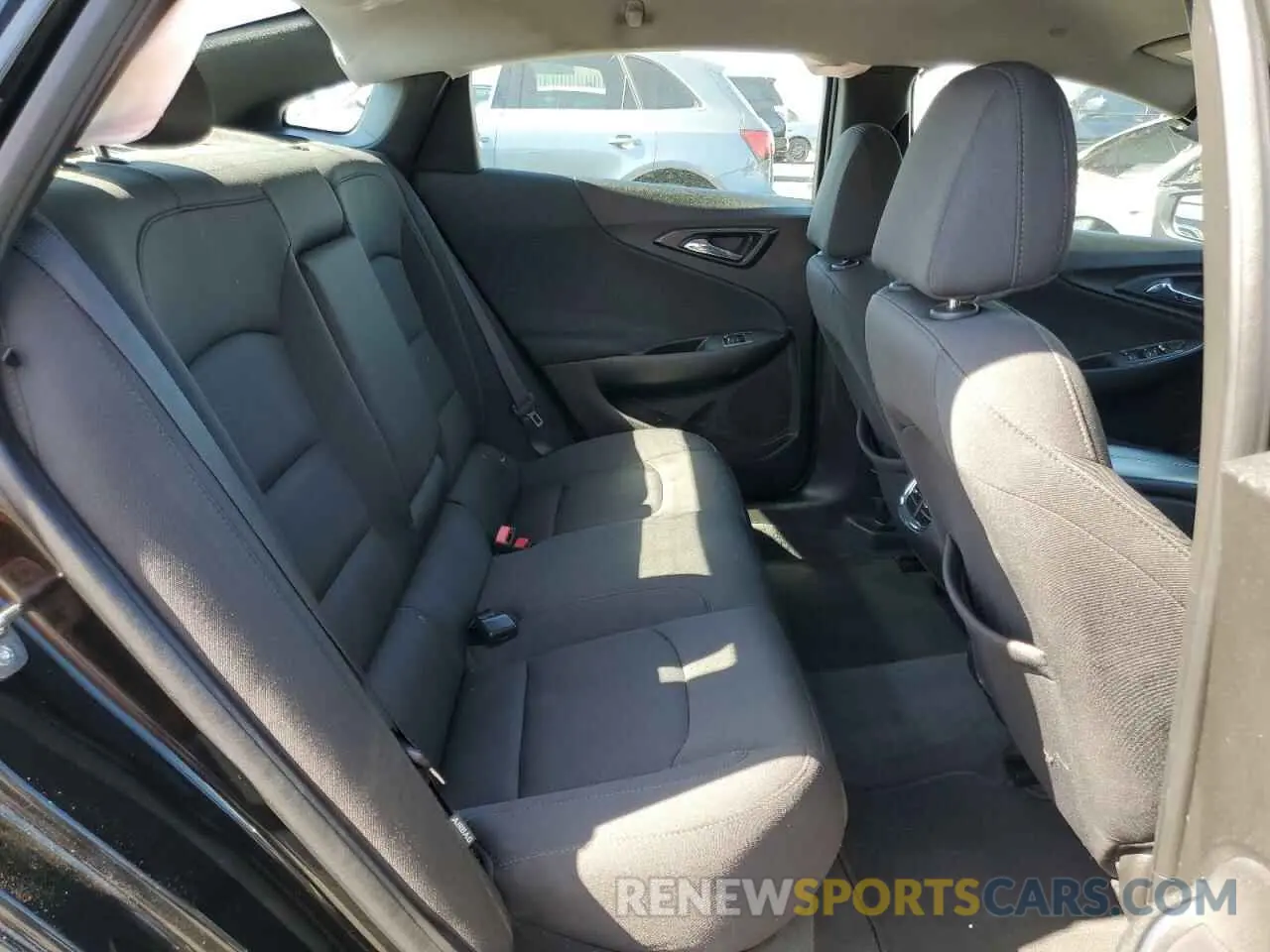 10 Photograph of a damaged car 1G1ZD5ST7KF173149 CHEVROLET MALIBU 2019