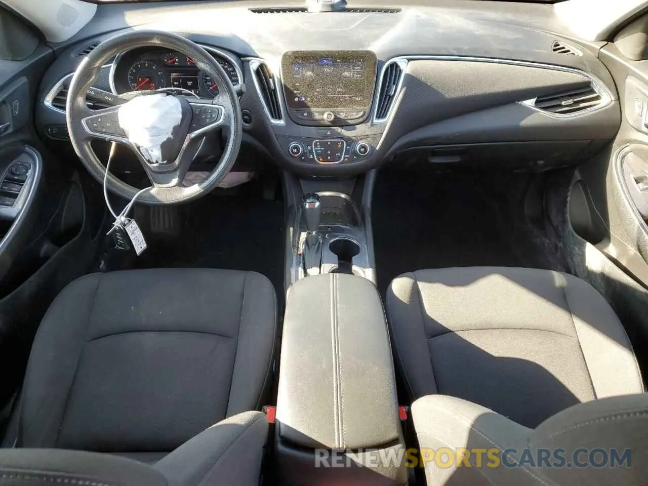 8 Photograph of a damaged car 1G1ZD5ST7KF197841 CHEVROLET MALIBU 2019