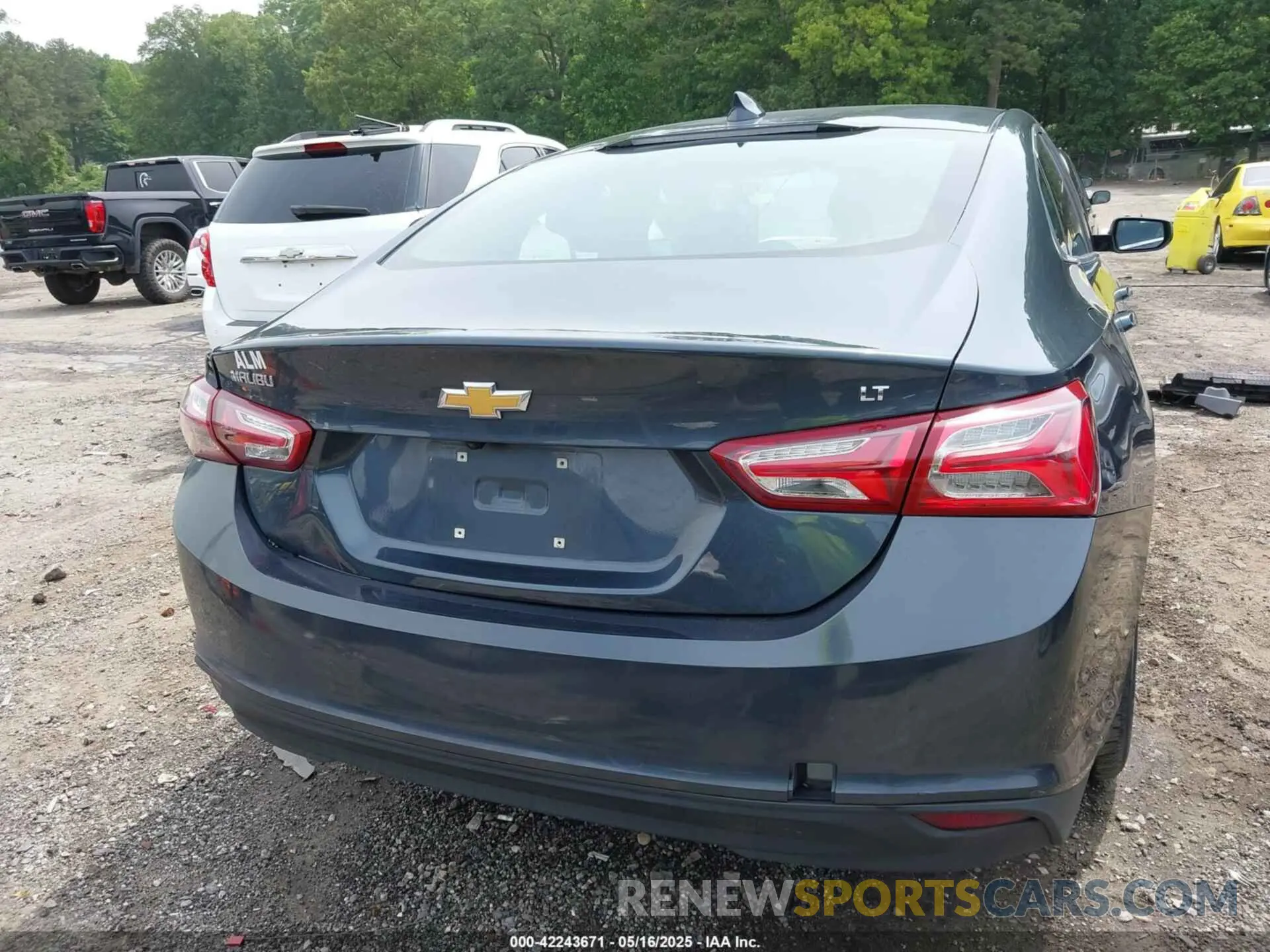 16 Photograph of a damaged car 1G1ZD5ST8KF105961 CHEVROLET MALIBU 2019