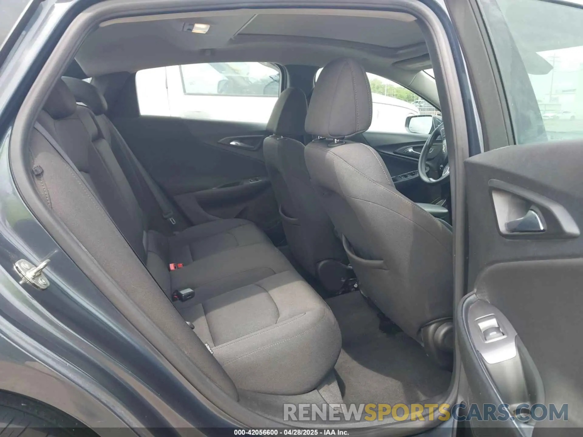 8 Photograph of a damaged car 1G1ZD5ST8KF107709 CHEVROLET MALIBU 2019