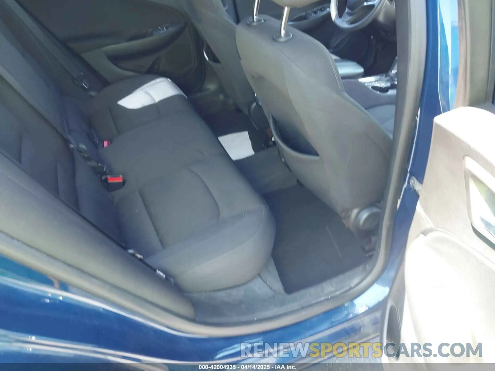 8 Photograph of a damaged car 1G1ZD5ST8KF141486 CHEVROLET MALIBU 2019