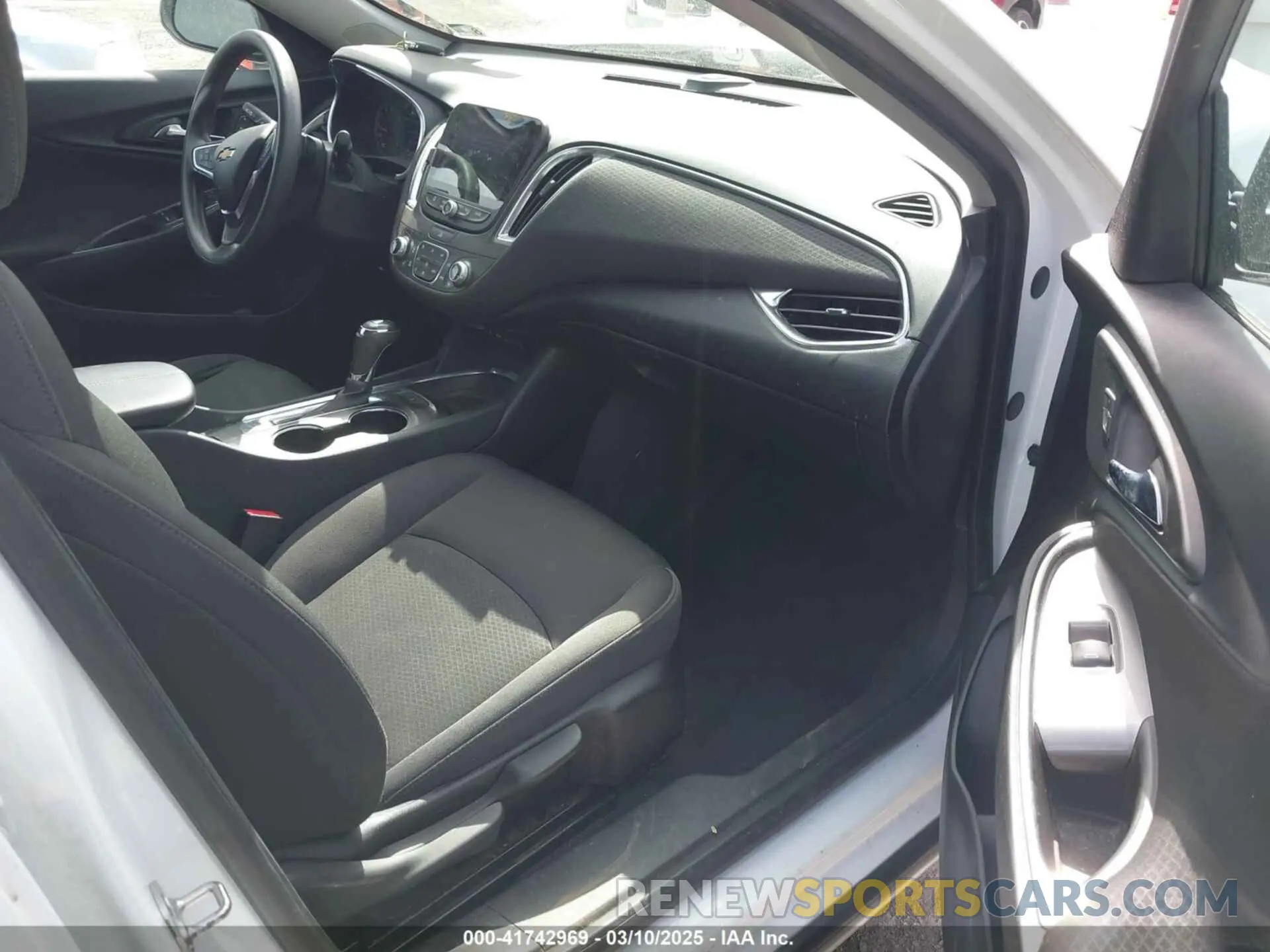 5 Photograph of a damaged car 1G1ZD5ST8KF155579 CHEVROLET MALIBU 2019