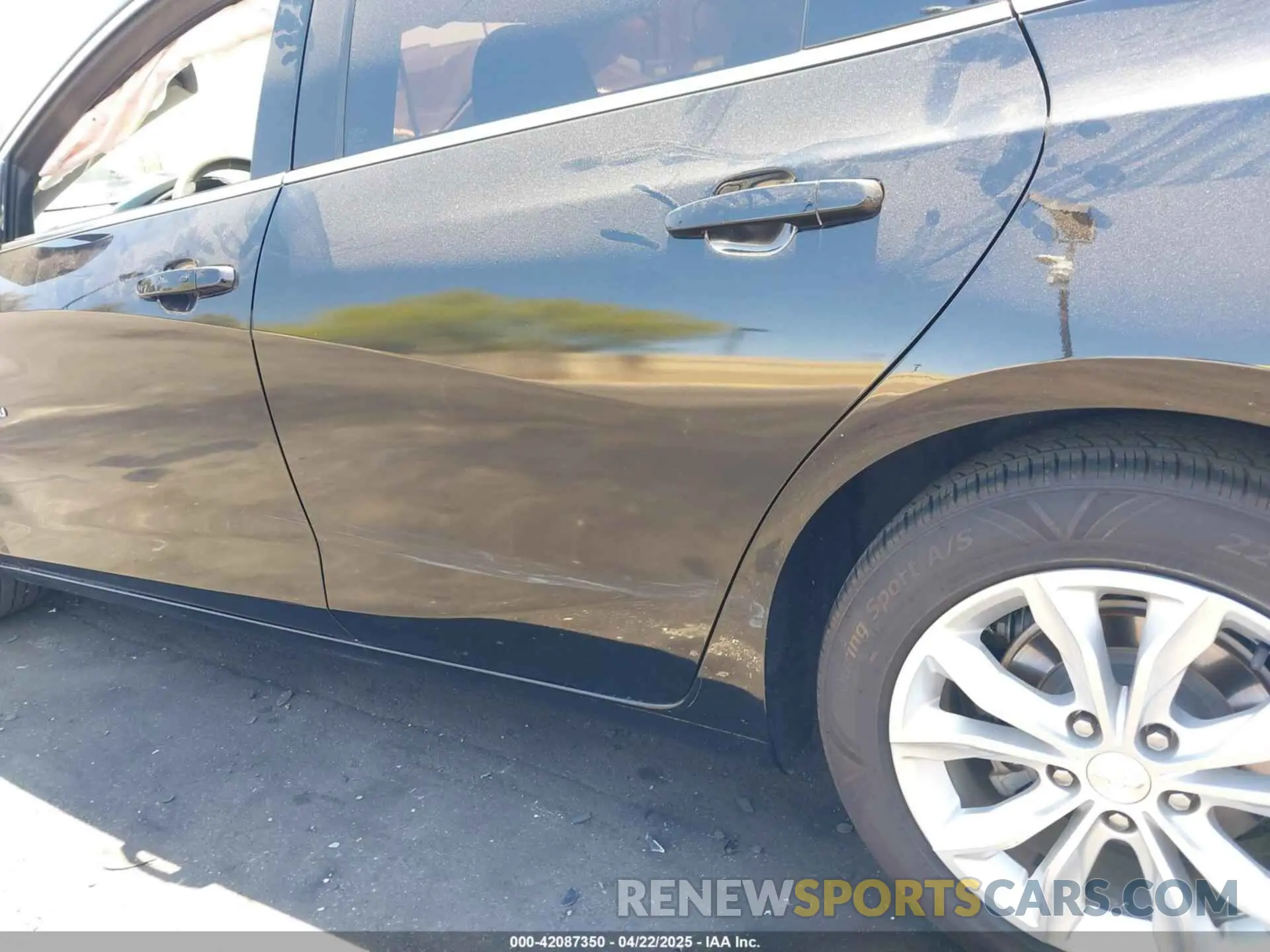18 Photograph of a damaged car 1G1ZD5ST8KF157316 CHEVROLET MALIBU 2019