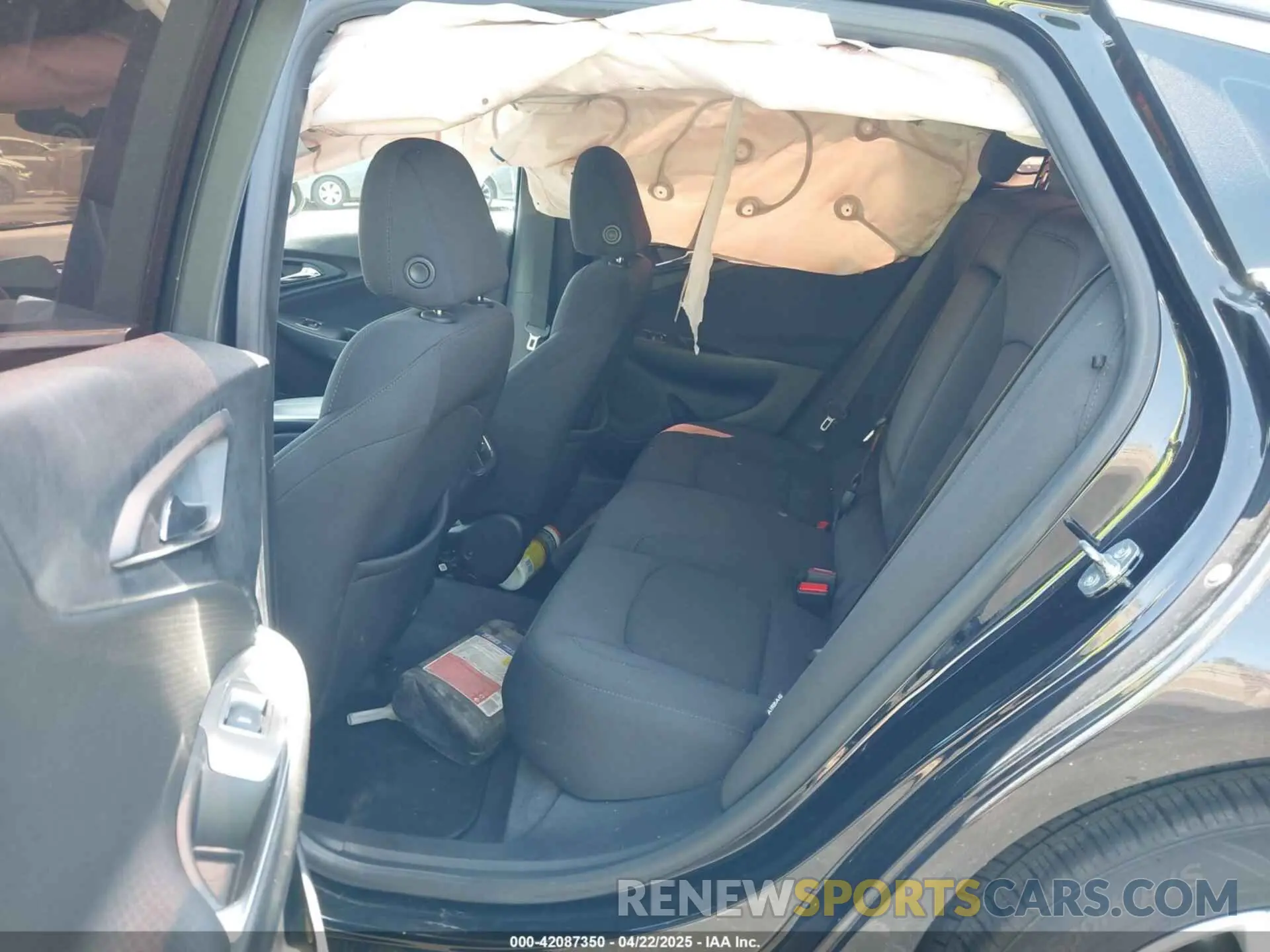 8 Photograph of a damaged car 1G1ZD5ST8KF157316 CHEVROLET MALIBU 2019