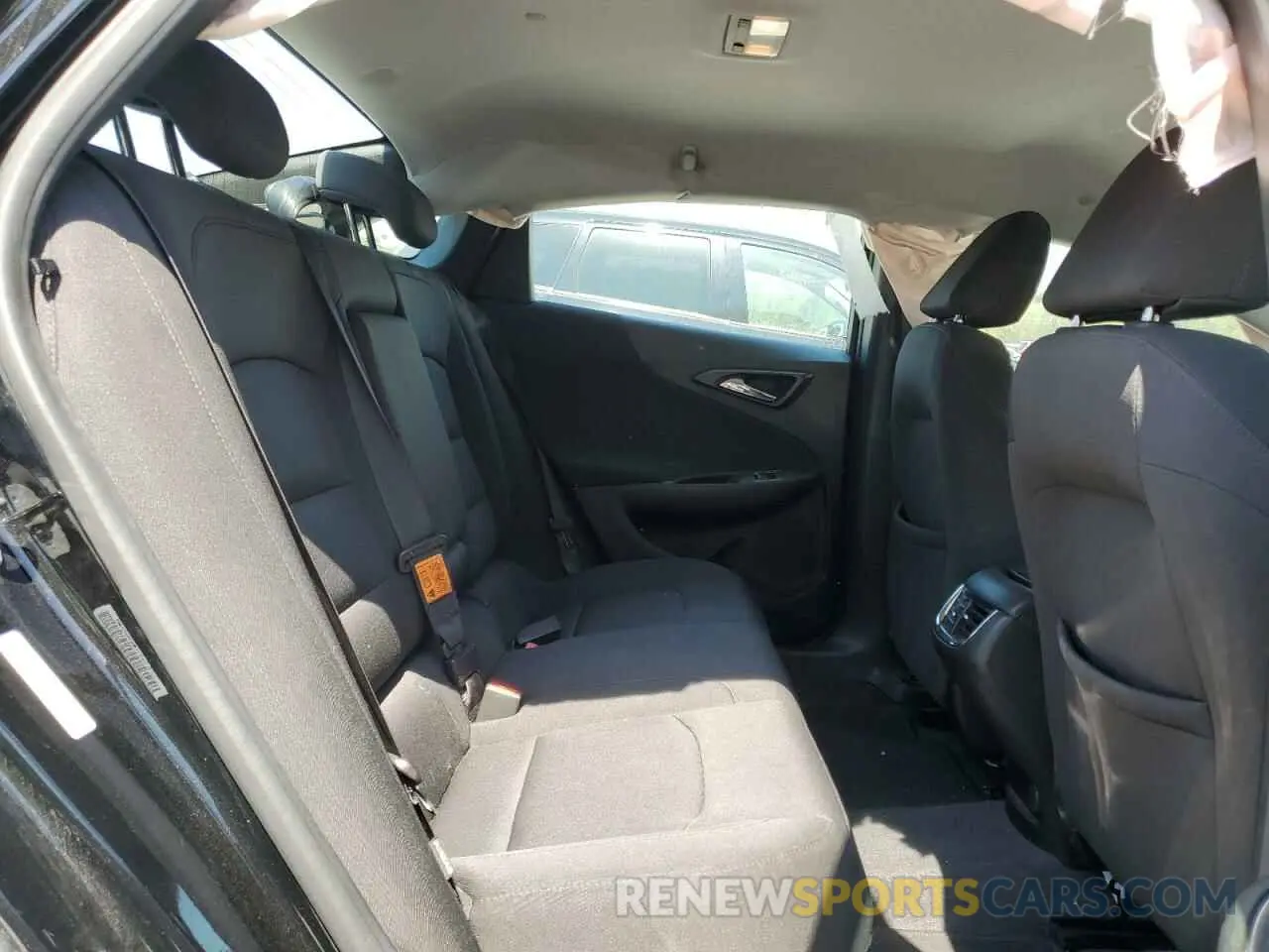 10 Photograph of a damaged car 1G1ZD5ST8KF164623 CHEVROLET MALIBU 2019