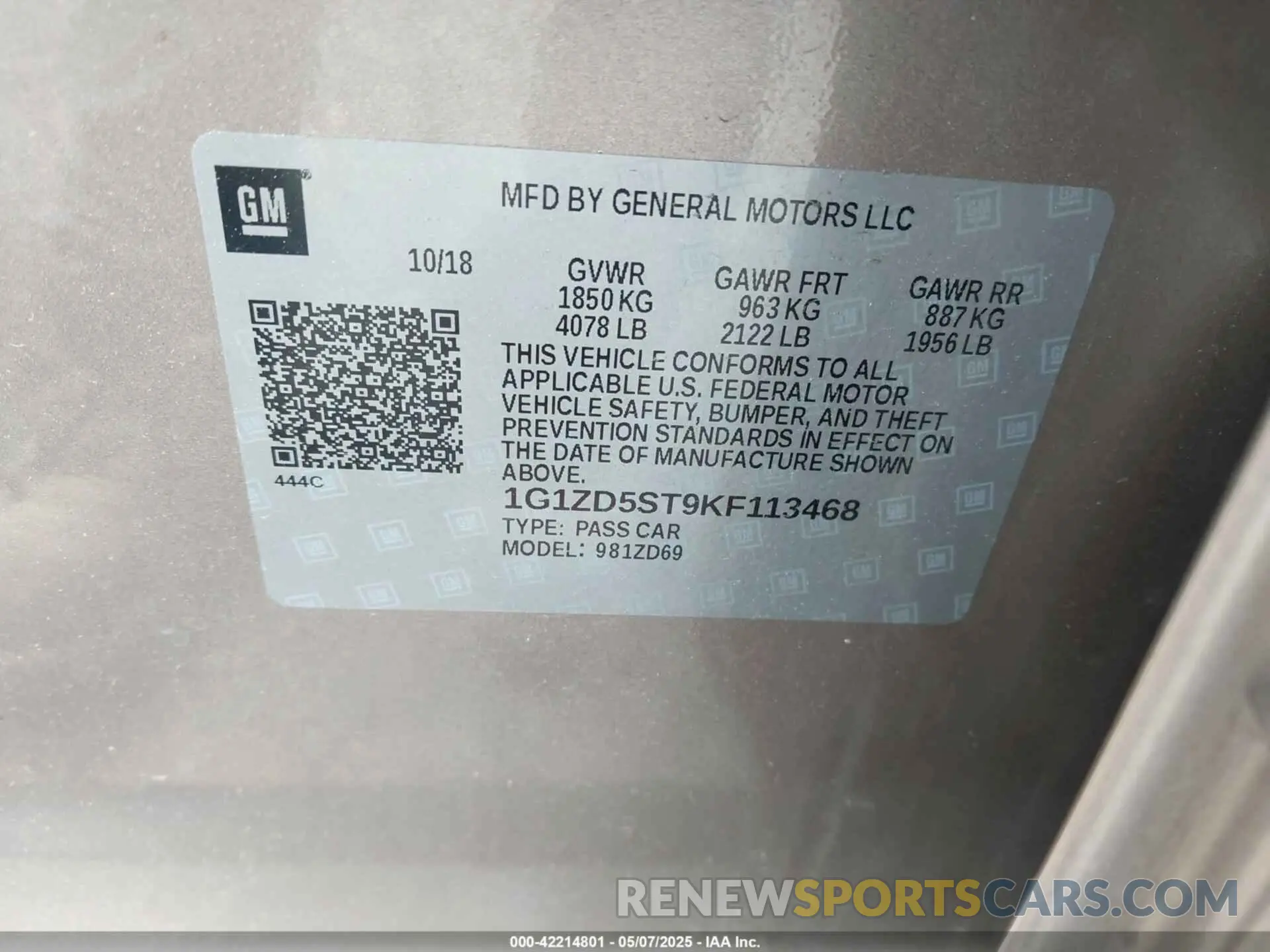 9 Photograph of a damaged car 1G1ZD5ST9KF113468 CHEVROLET MALIBU 2019