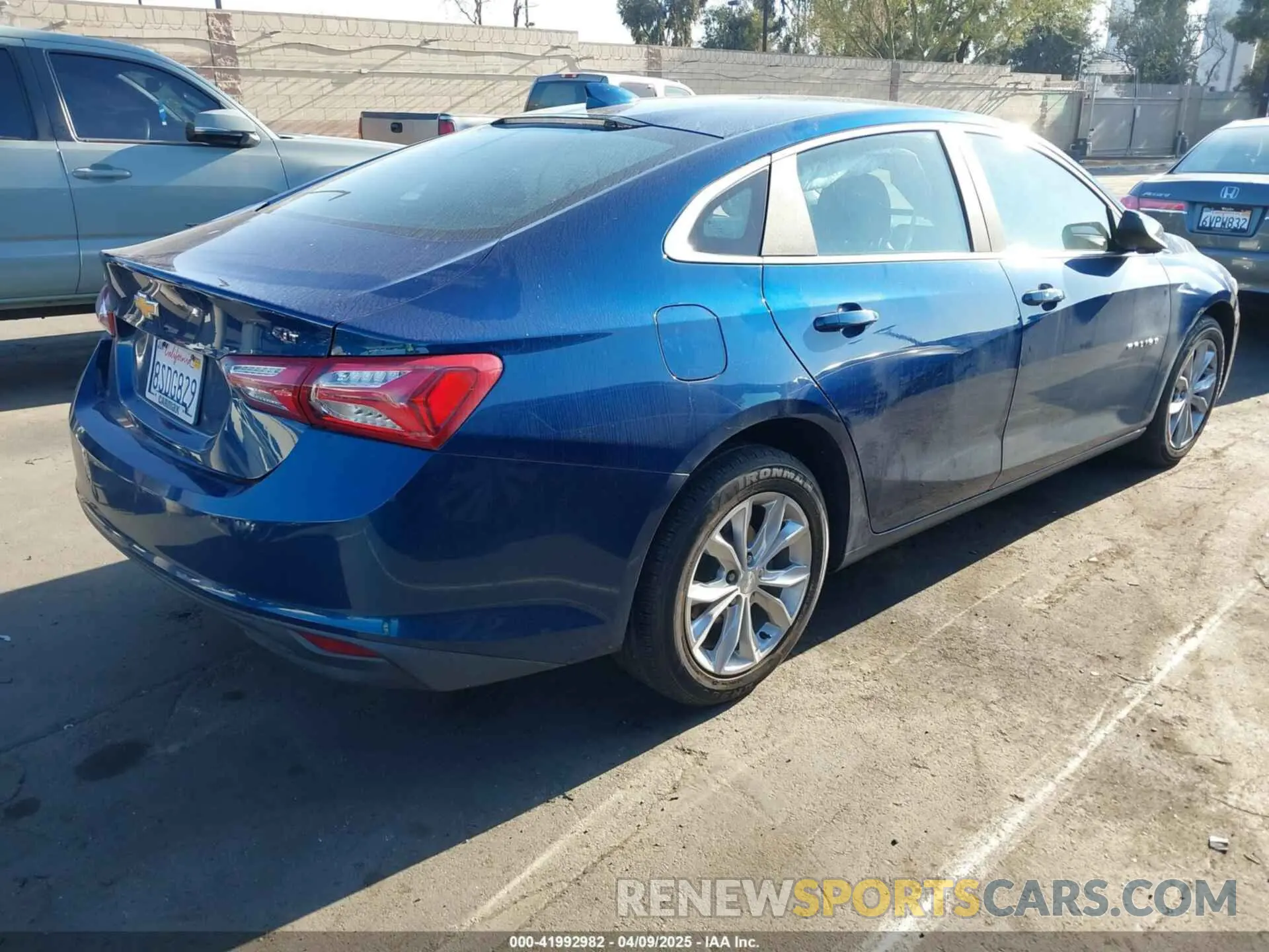 4 Photograph of a damaged car 1G1ZD5ST9KF165473 CHEVROLET MALIBU 2019