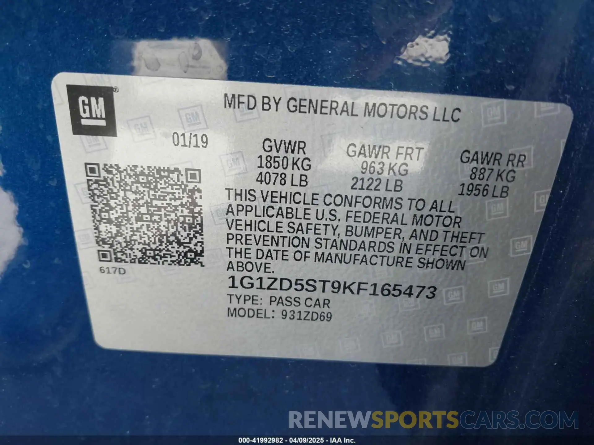 9 Photograph of a damaged car 1G1ZD5ST9KF165473 CHEVROLET MALIBU 2019