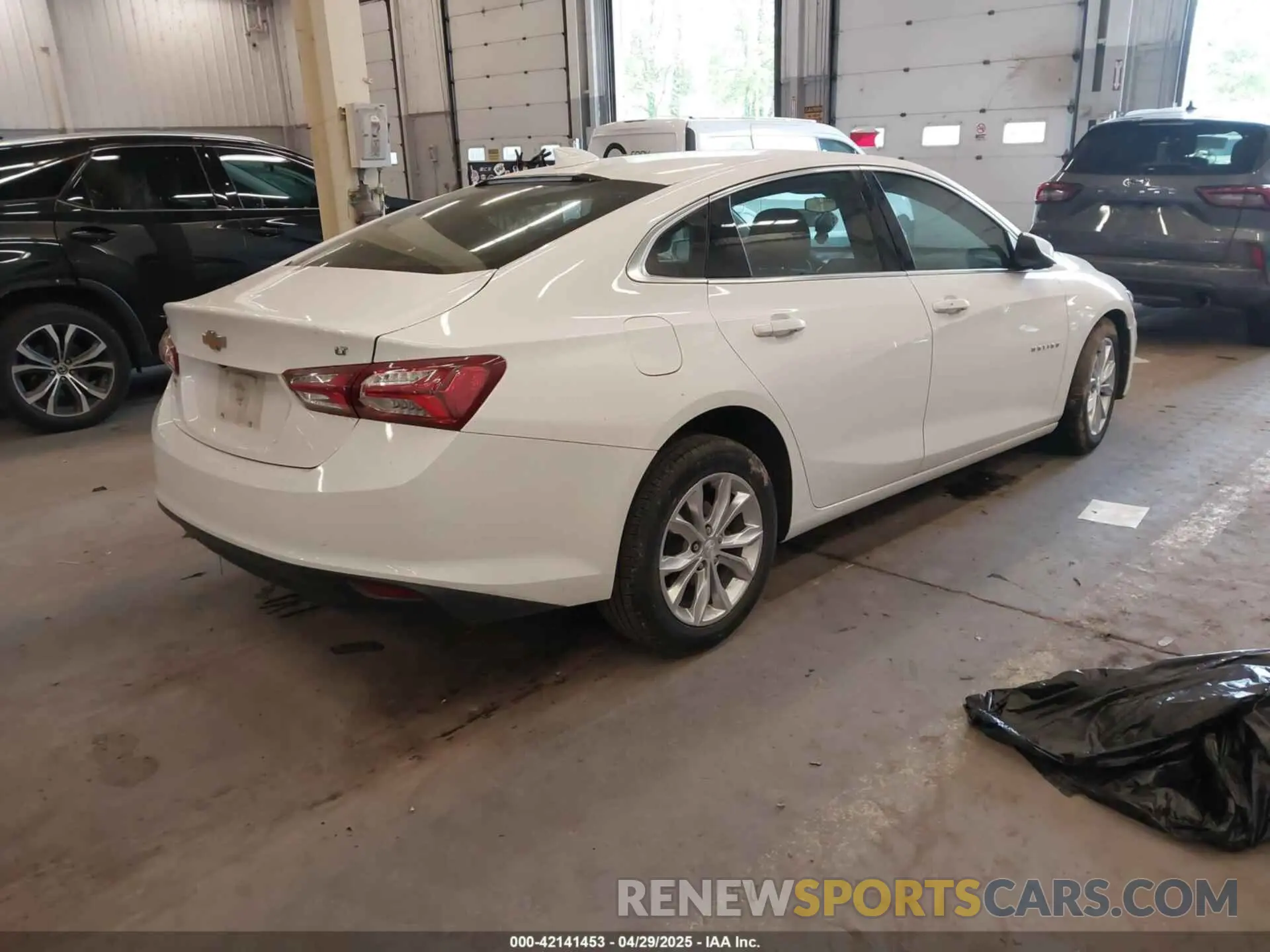 4 Photograph of a damaged car 1G1ZD5ST9KF175131 CHEVROLET MALIBU 2019