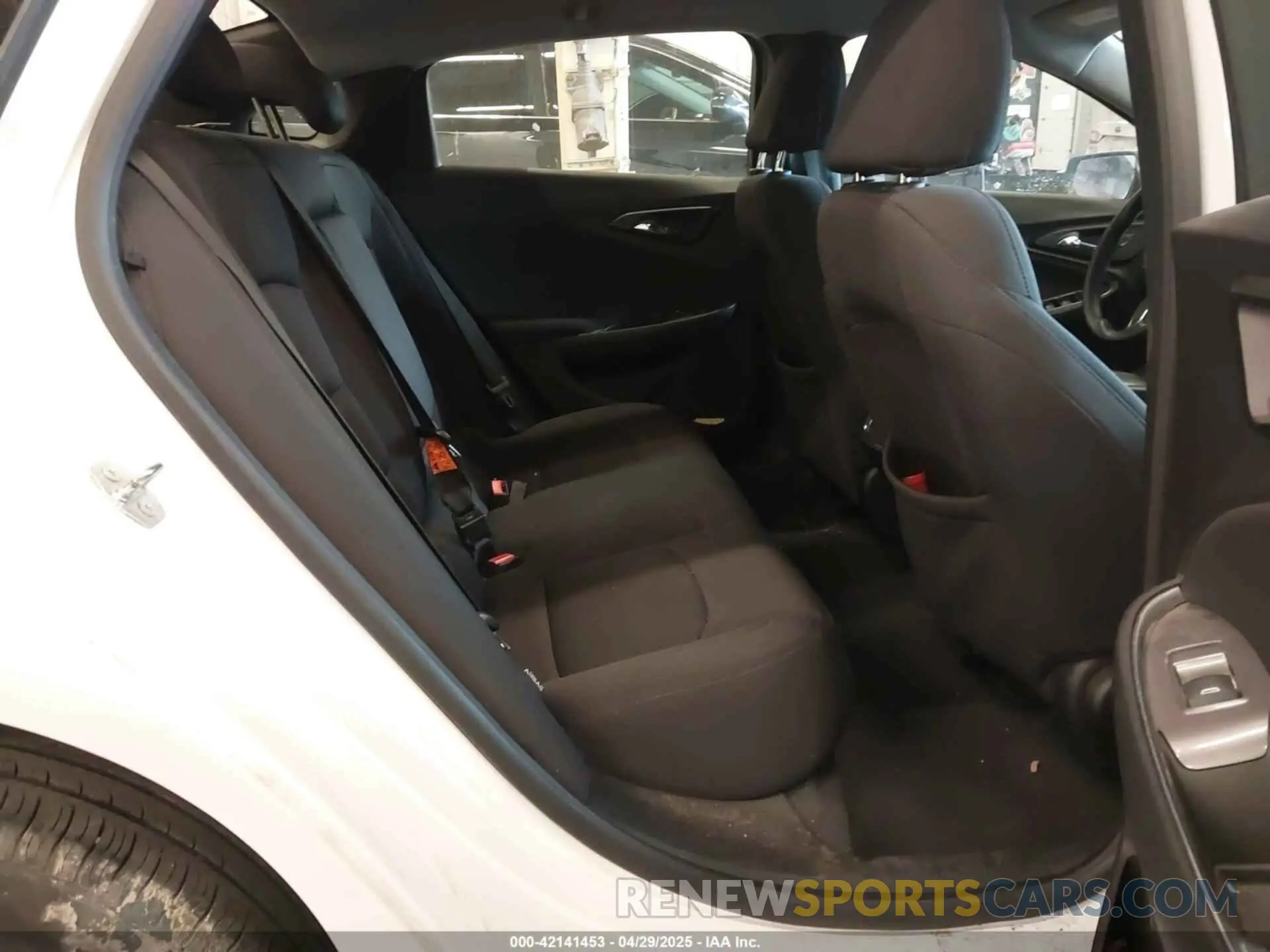 8 Photograph of a damaged car 1G1ZD5ST9KF175131 CHEVROLET MALIBU 2019