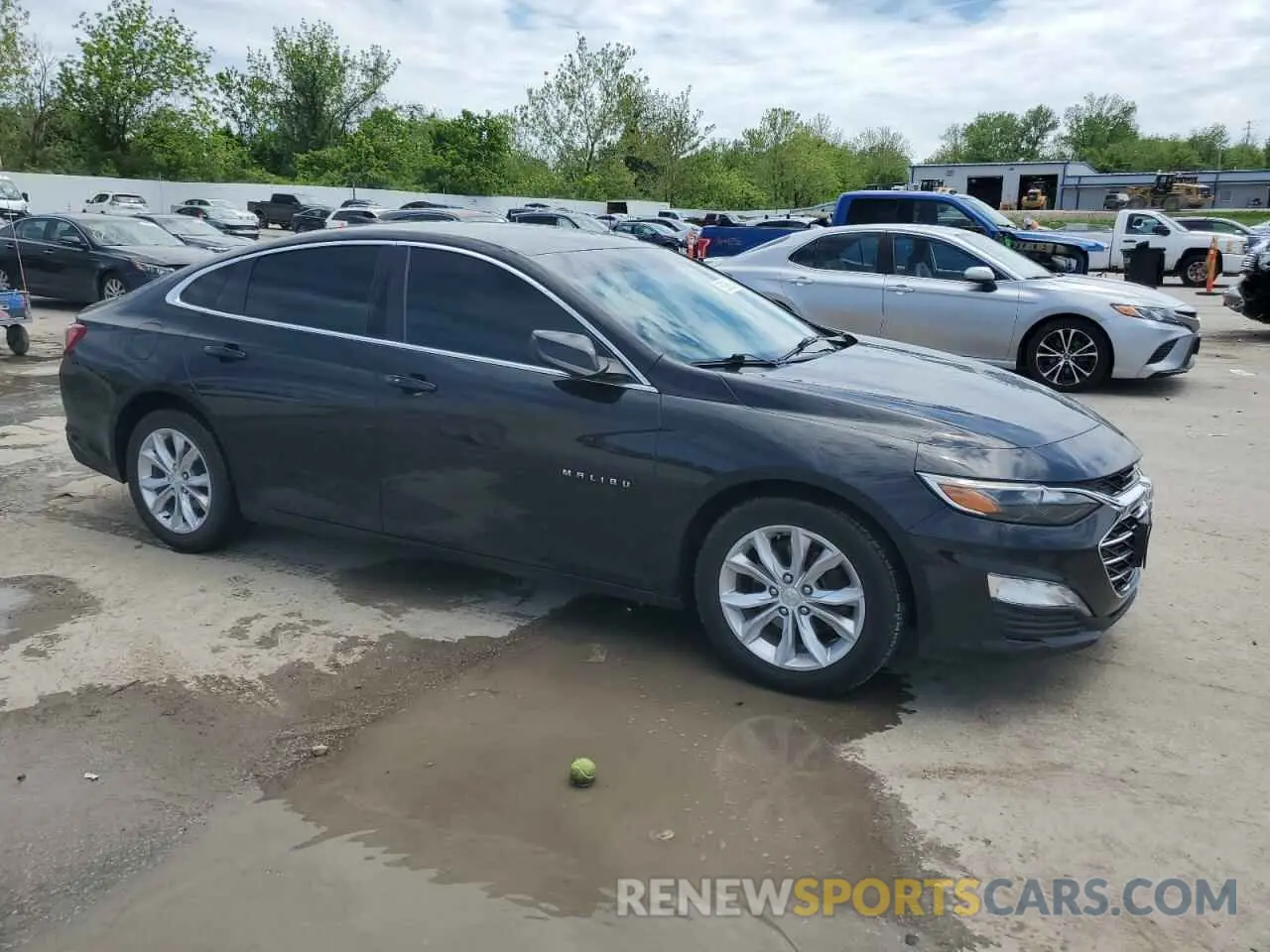 4 Photograph of a damaged car 1G1ZD5ST9KF178272 CHEVROLET MALIBU 2019