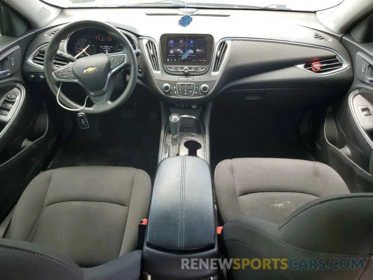 8 Photograph of a damaged car 1G1ZD5ST9KF178272 CHEVROLET MALIBU 2019
