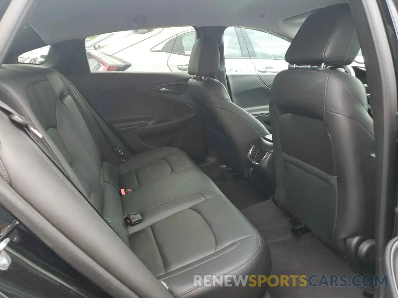 11 Photograph of a damaged car 1G1ZD5ST9KF180605 CHEVROLET MALIBU 2019