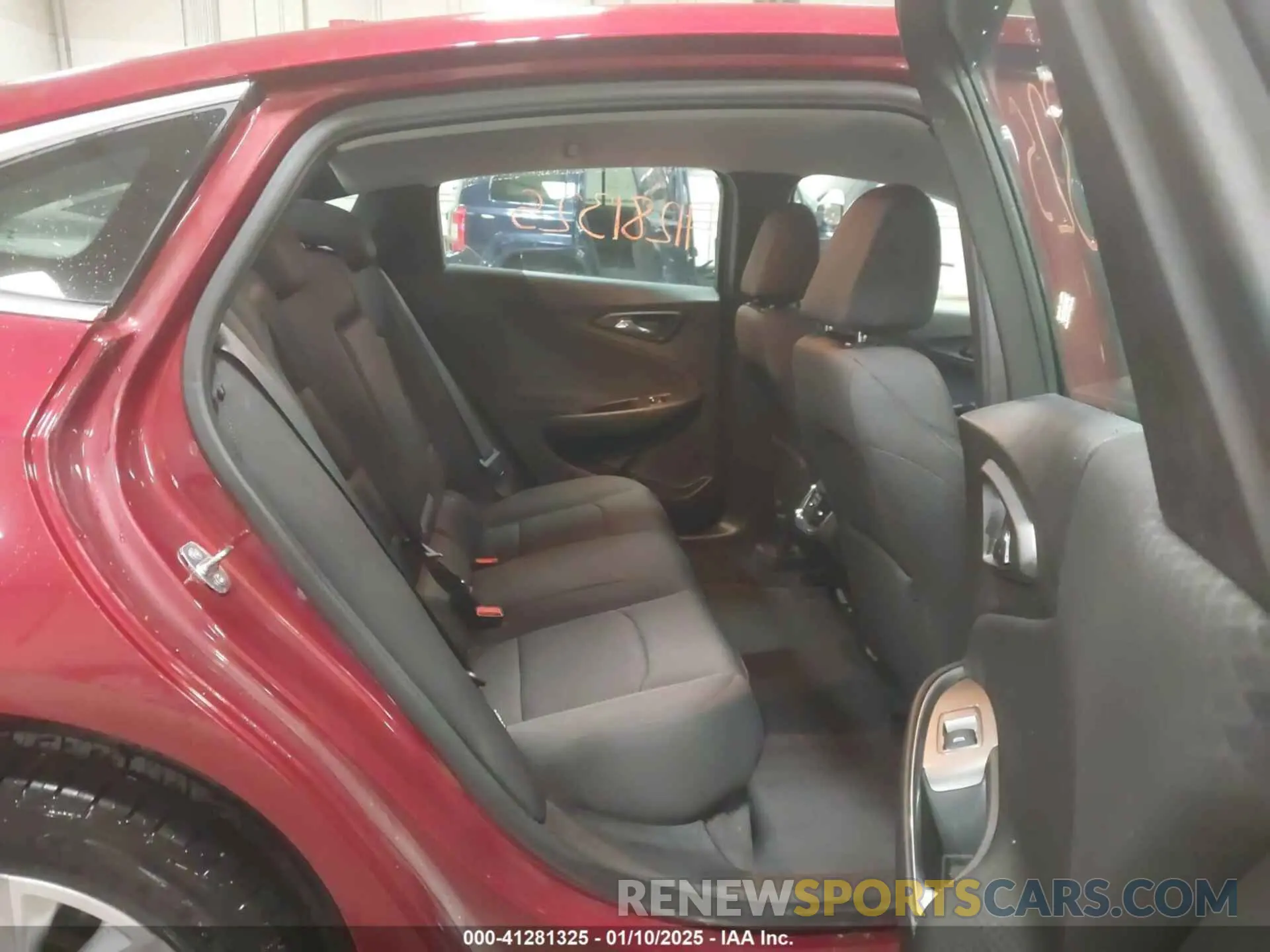 8 Photograph of a damaged car 1G1ZD5ST9KF209813 CHEVROLET MALIBU 2019