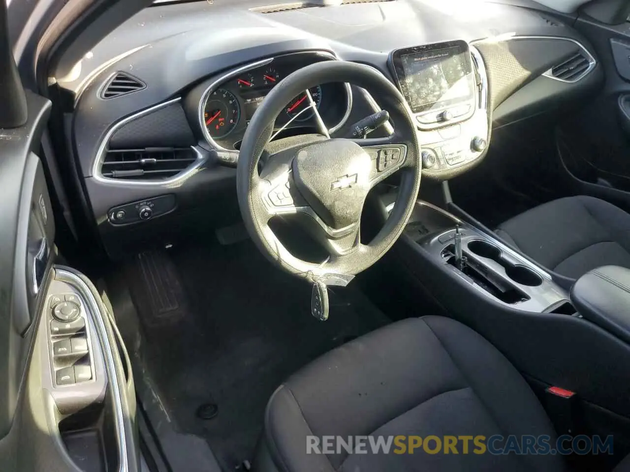 8 Photograph of a damaged car 1G1ZD5ST9KF217572 CHEVROLET MALIBU 2019