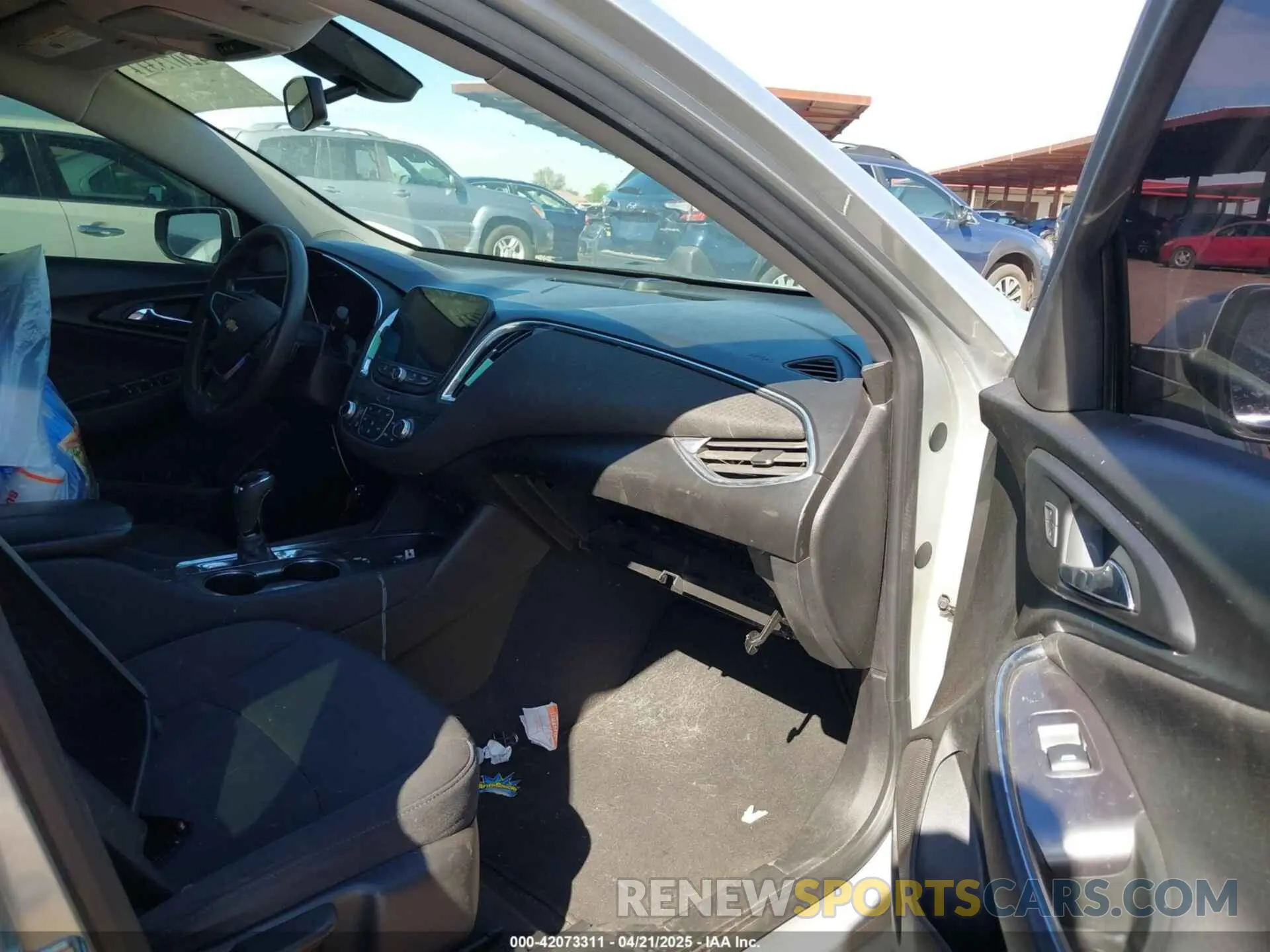 5 Photograph of a damaged car 1G1ZD5STXKF118291 CHEVROLET MALIBU 2019