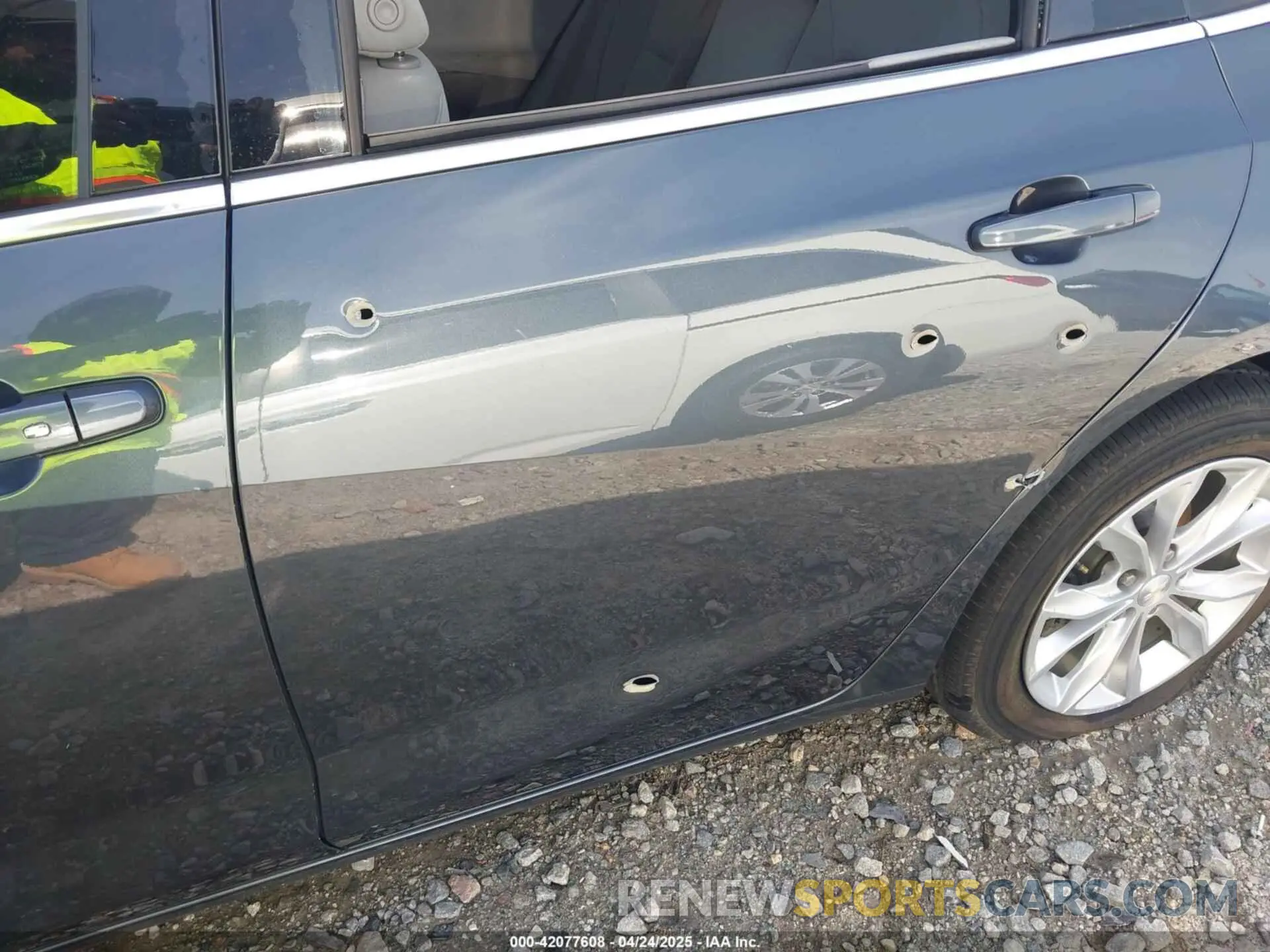 6 Photograph of a damaged car 1G1ZD5STXKF135950 CHEVROLET MALIBU 2019