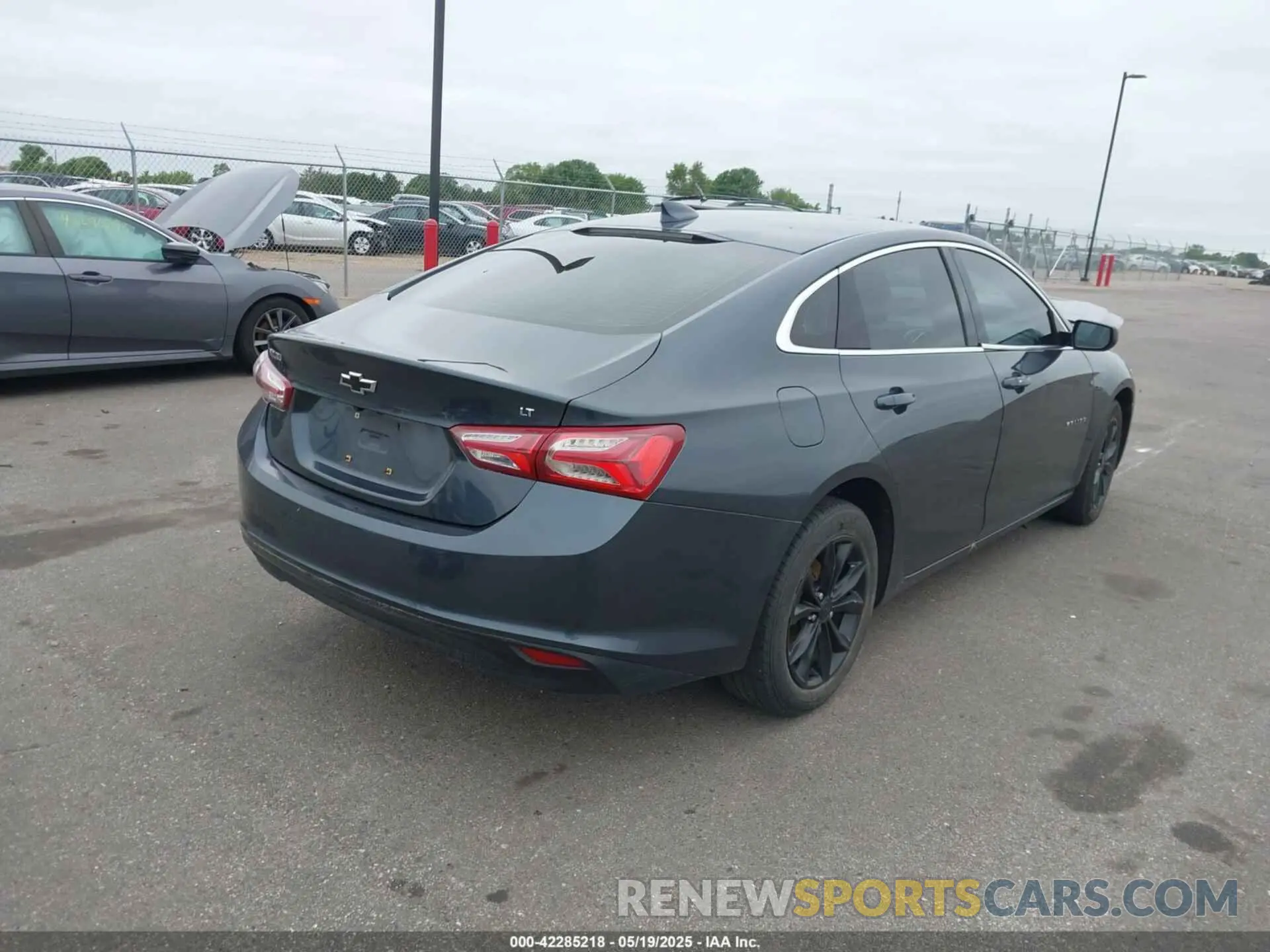 4 Photograph of a damaged car 1G1ZD5STXKF136256 CHEVROLET MALIBU 2019