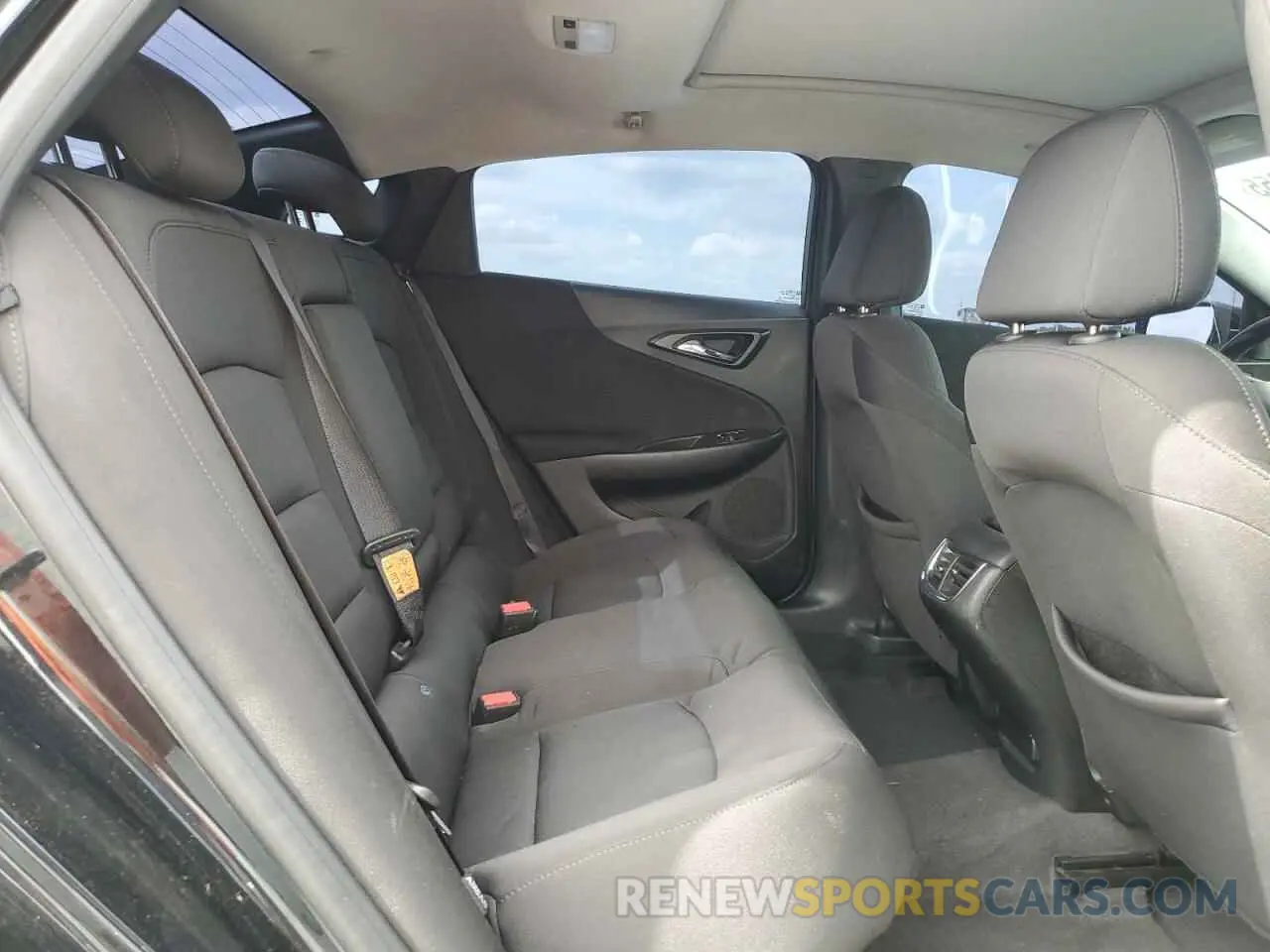 10 Photograph of a damaged car 1G1ZD5STXKF141795 CHEVROLET MALIBU 2019