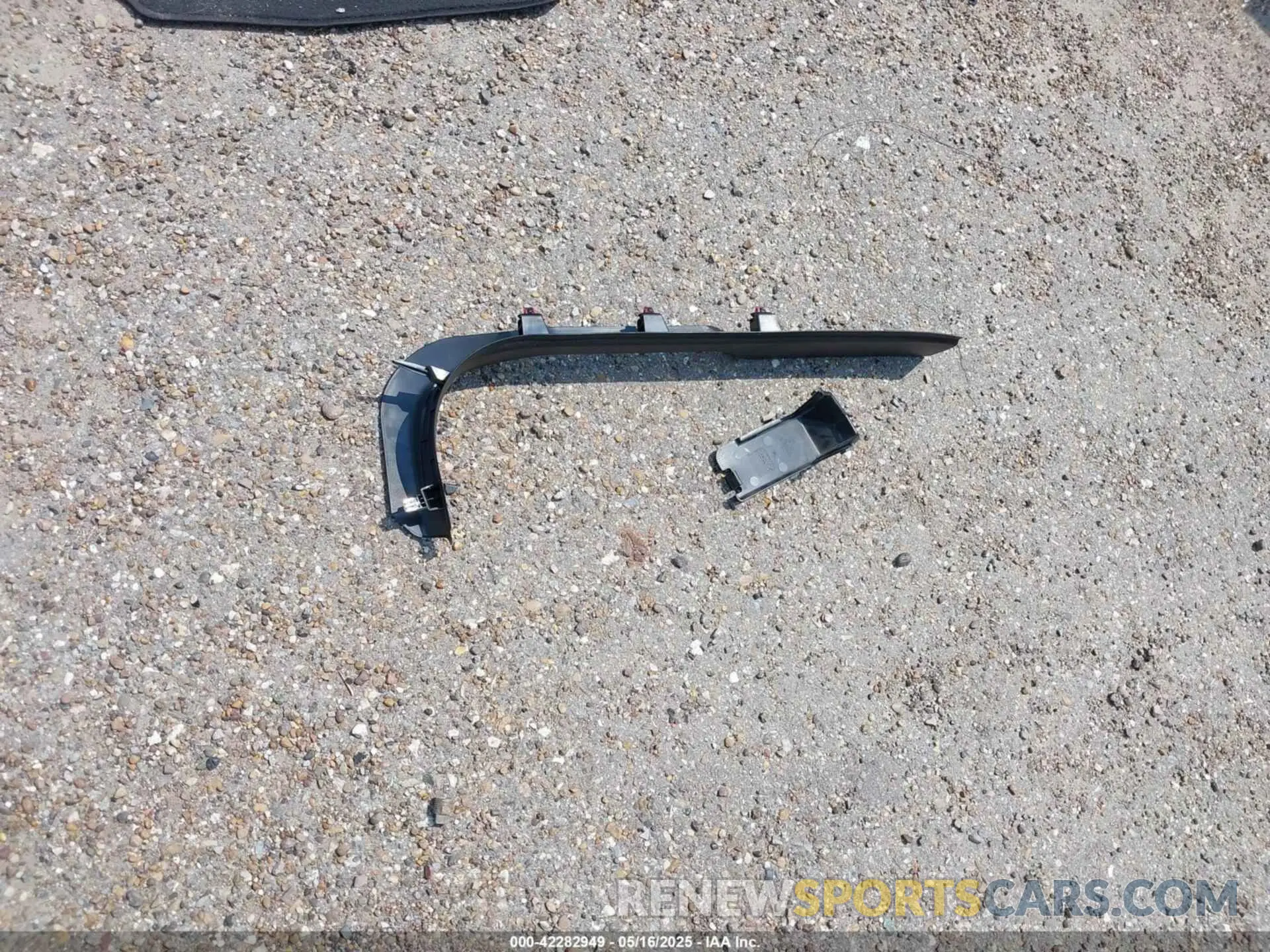 12 Photograph of a damaged car 1G1ZD5STXKF150657 CHEVROLET MALIBU 2019