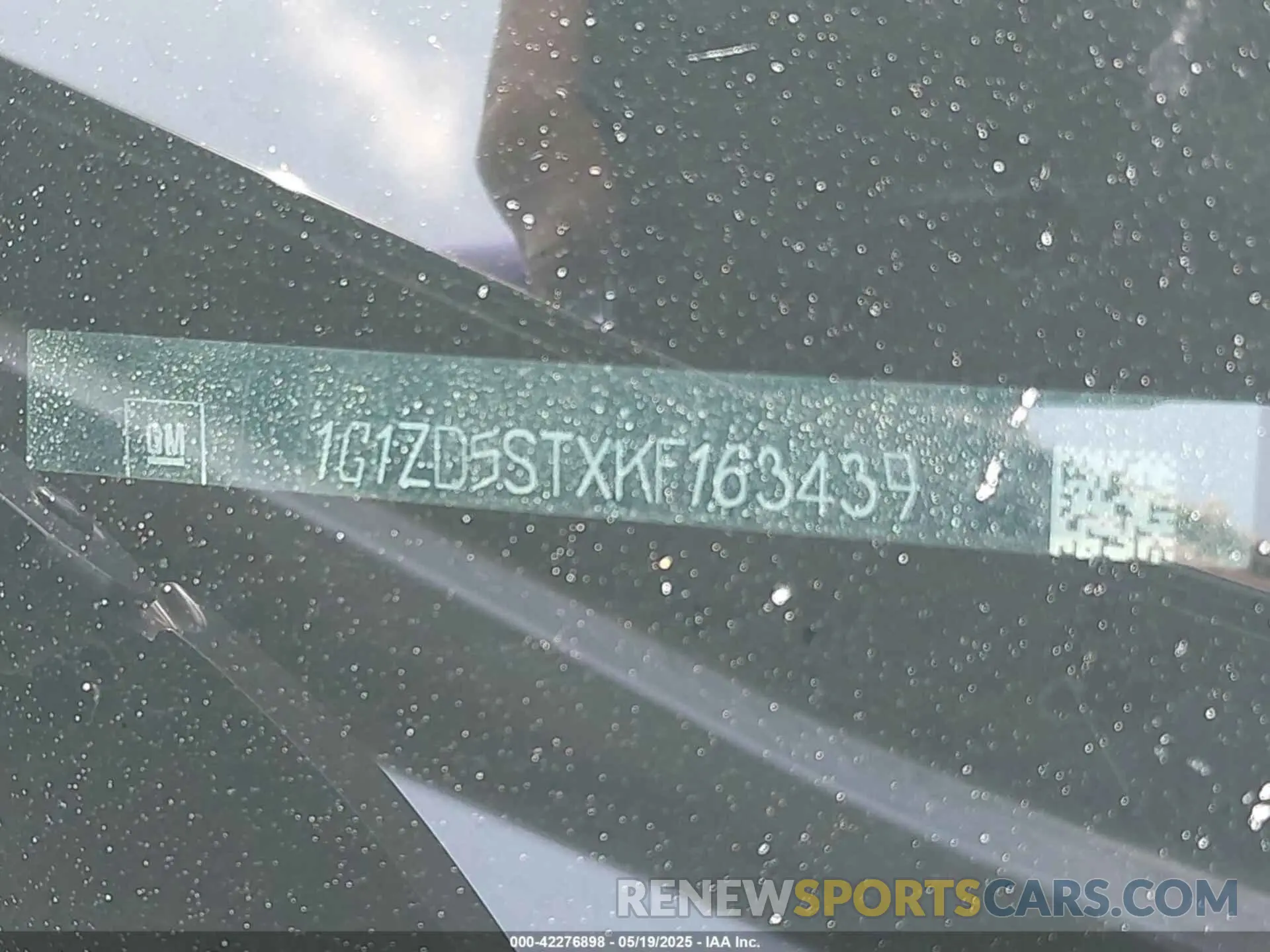 9 Photograph of a damaged car 1G1ZD5STXKF163439 CHEVROLET MALIBU 2019