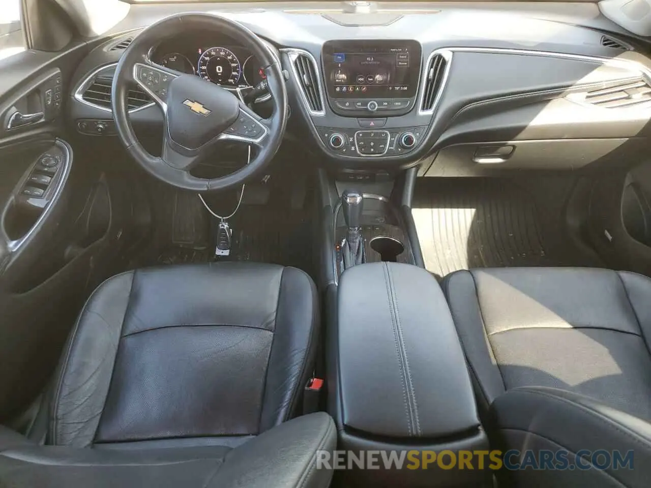 8 Photograph of a damaged car 1G1ZE5SX1KF154788 CHEVROLET MALIBU 2019