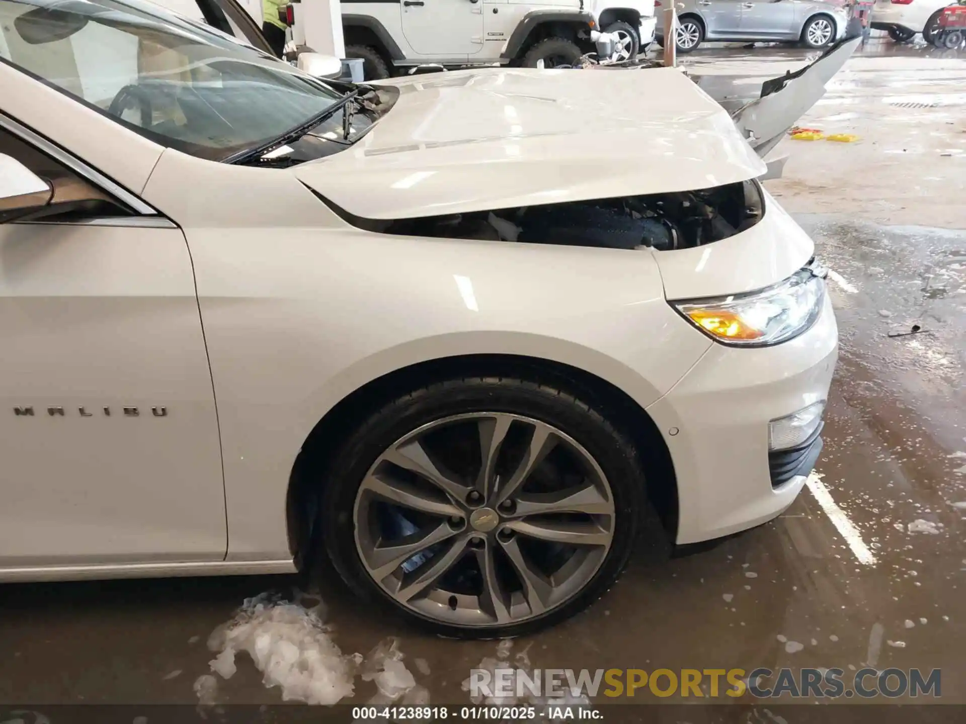 18 Photograph of a damaged car 1G1ZE5SX1KF194370 CHEVROLET MALIBU 2019