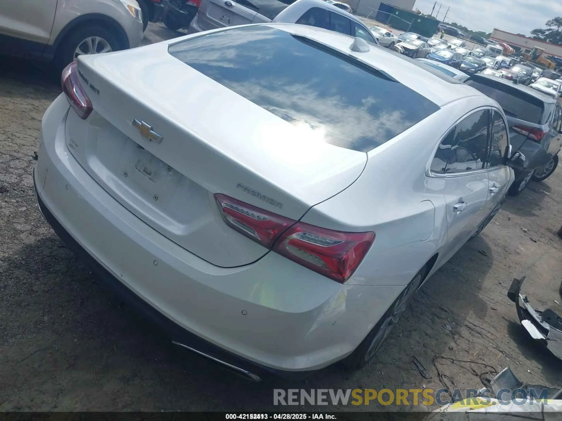 4 Photograph of a damaged car 1G1ZE5SX5KF190192 CHEVROLET MALIBU 2019