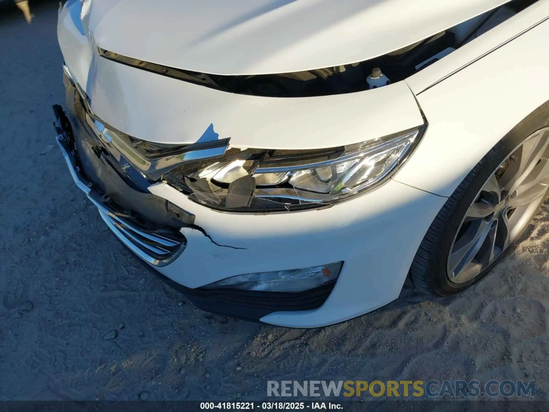 19 Photograph of a damaged car 1G1ZE5SX9KF153338 CHEVROLET MALIBU 2019