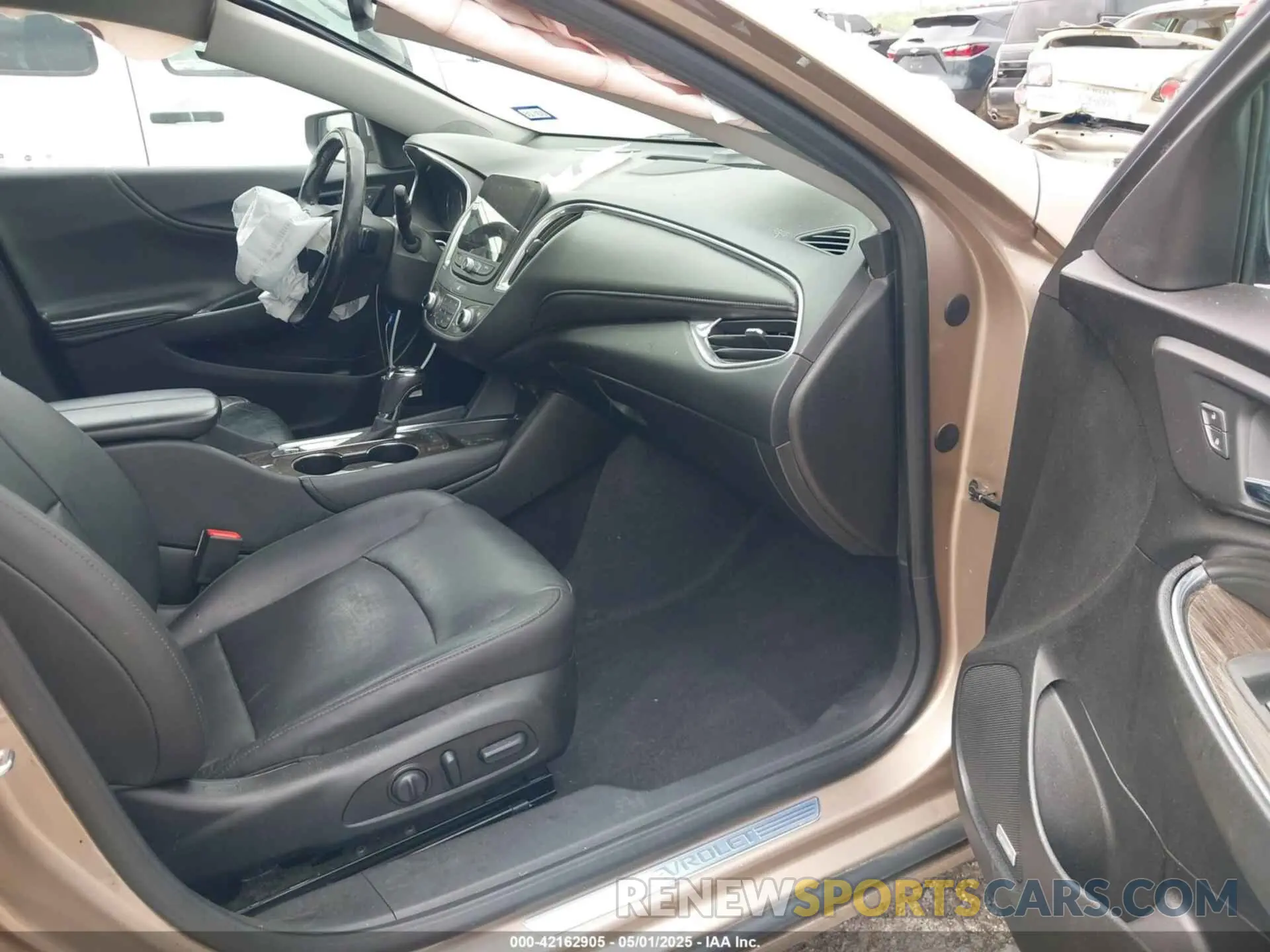 5 Photograph of a damaged car 1G1ZE5SXXKF102706 CHEVROLET MALIBU 2019