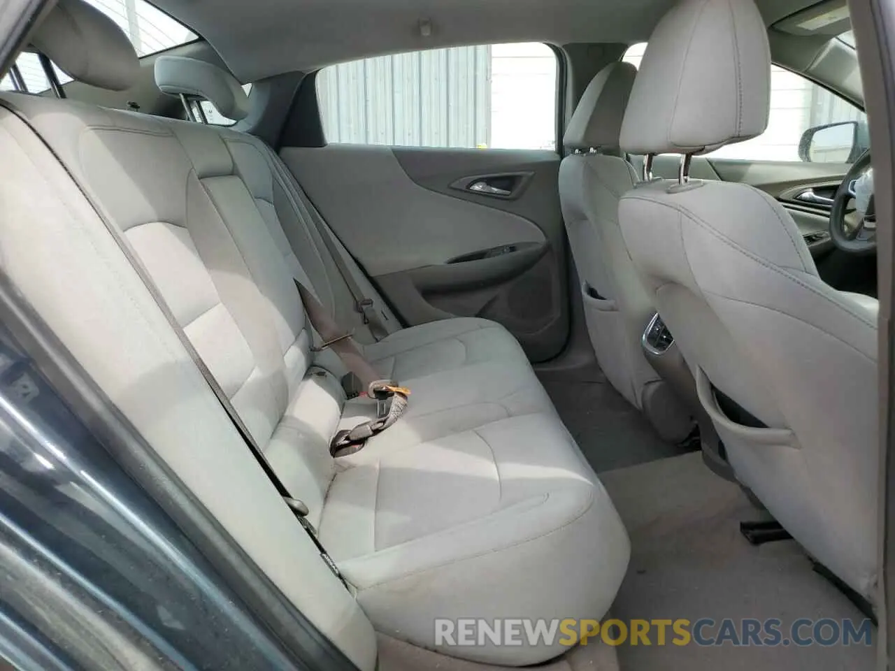 10 Photograph of a damaged car 1G1ZF5SU4KF183253 CHEVROLET MALIBU 2019