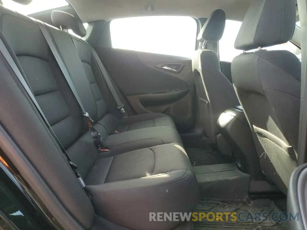 10 Photograph of a damaged car 1G1ZG5ST0KF190902 CHEVROLET MALIBU 2019