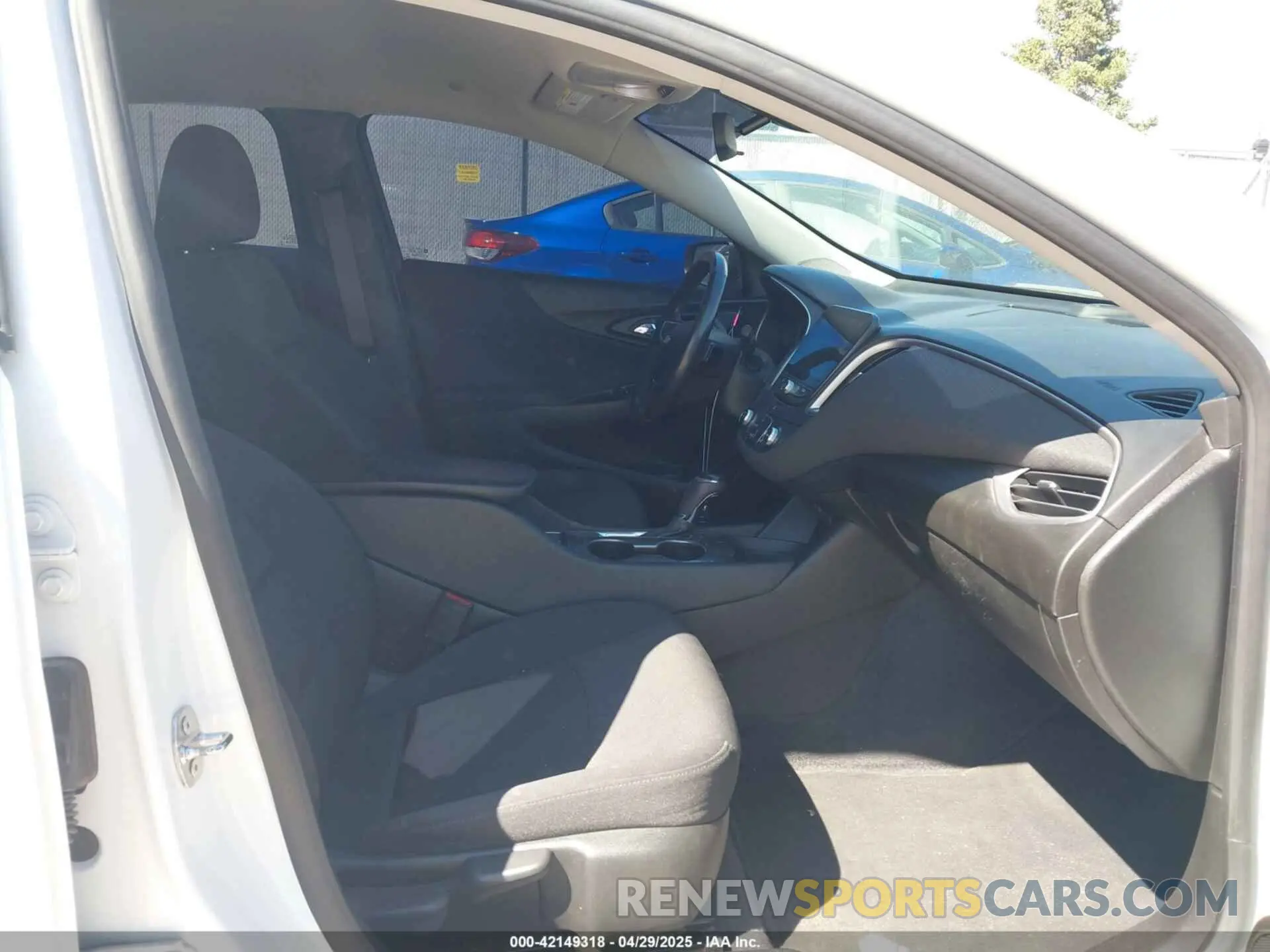 5 Photograph of a damaged car 1G1ZG5ST0KF221744 CHEVROLET MALIBU 2019
